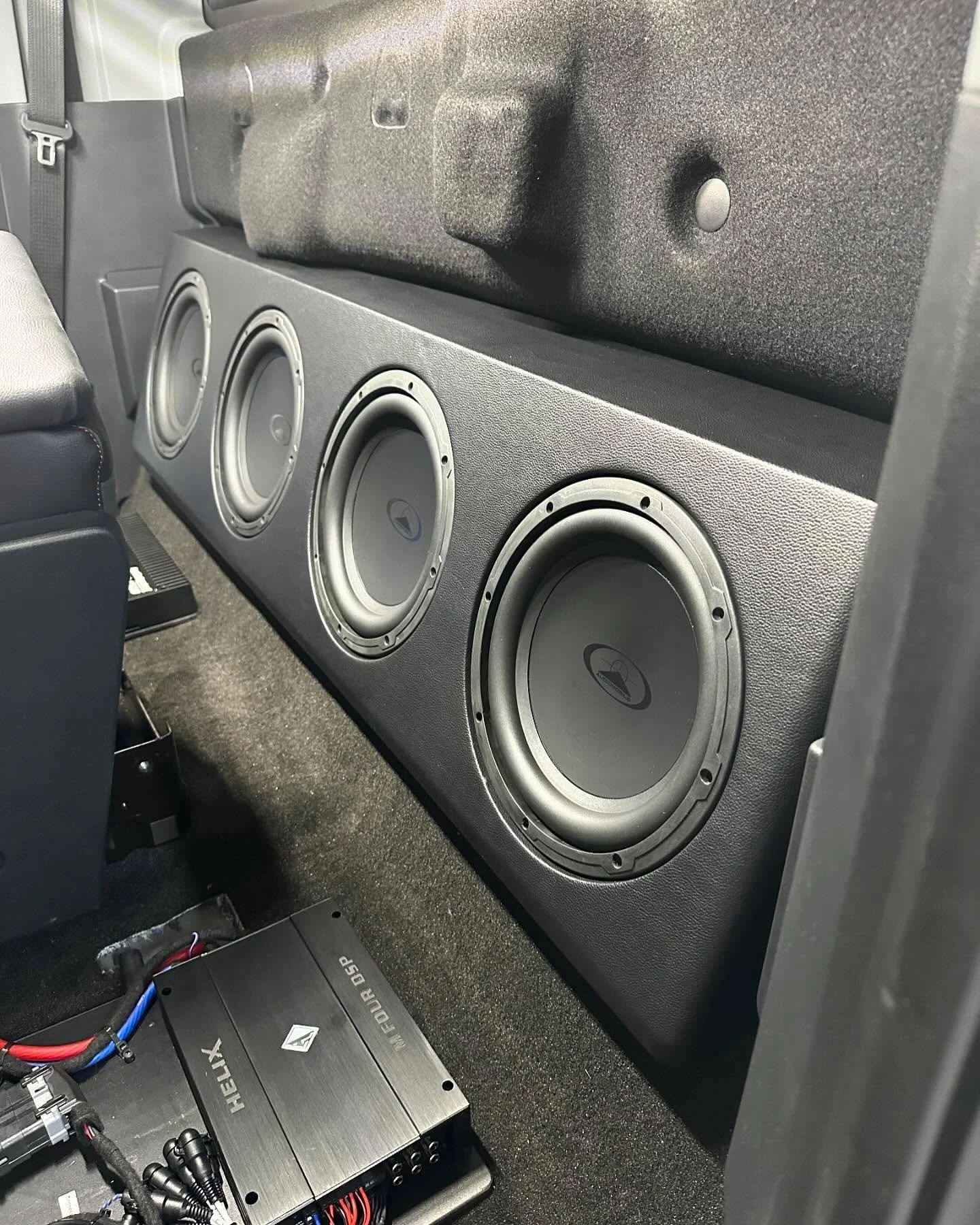 2022 Shelby Super Snake F-150 Single Cab with a Quad 10&rdquo; Stage 2 Enclosure. Looks great and sounds amazing! 

#audiomasteratx #keepaustinbangin #shelbysupersnake #shelbyf150 #shelbyfamily #shelbysupersnakef150 #audiocontrol #helixdsp #audiofrog