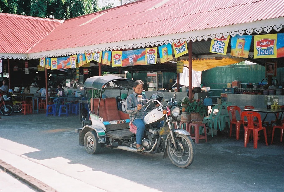 Tuk Tuk -- Bang Pa In 2001.JPG