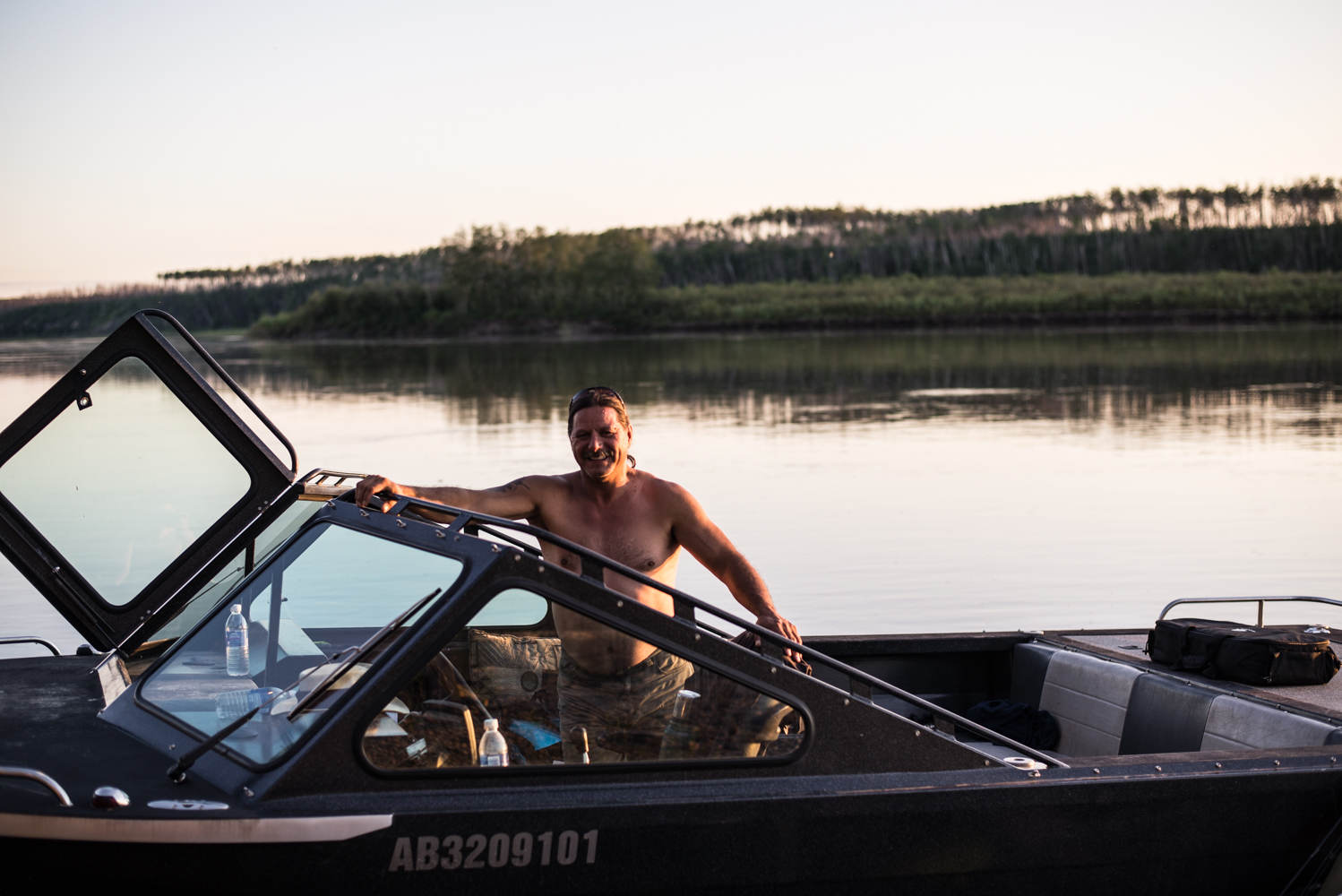  Leonard Hansen Sr. is a river guide and member of the McMurray Métis Board of Directors, July 2017. 