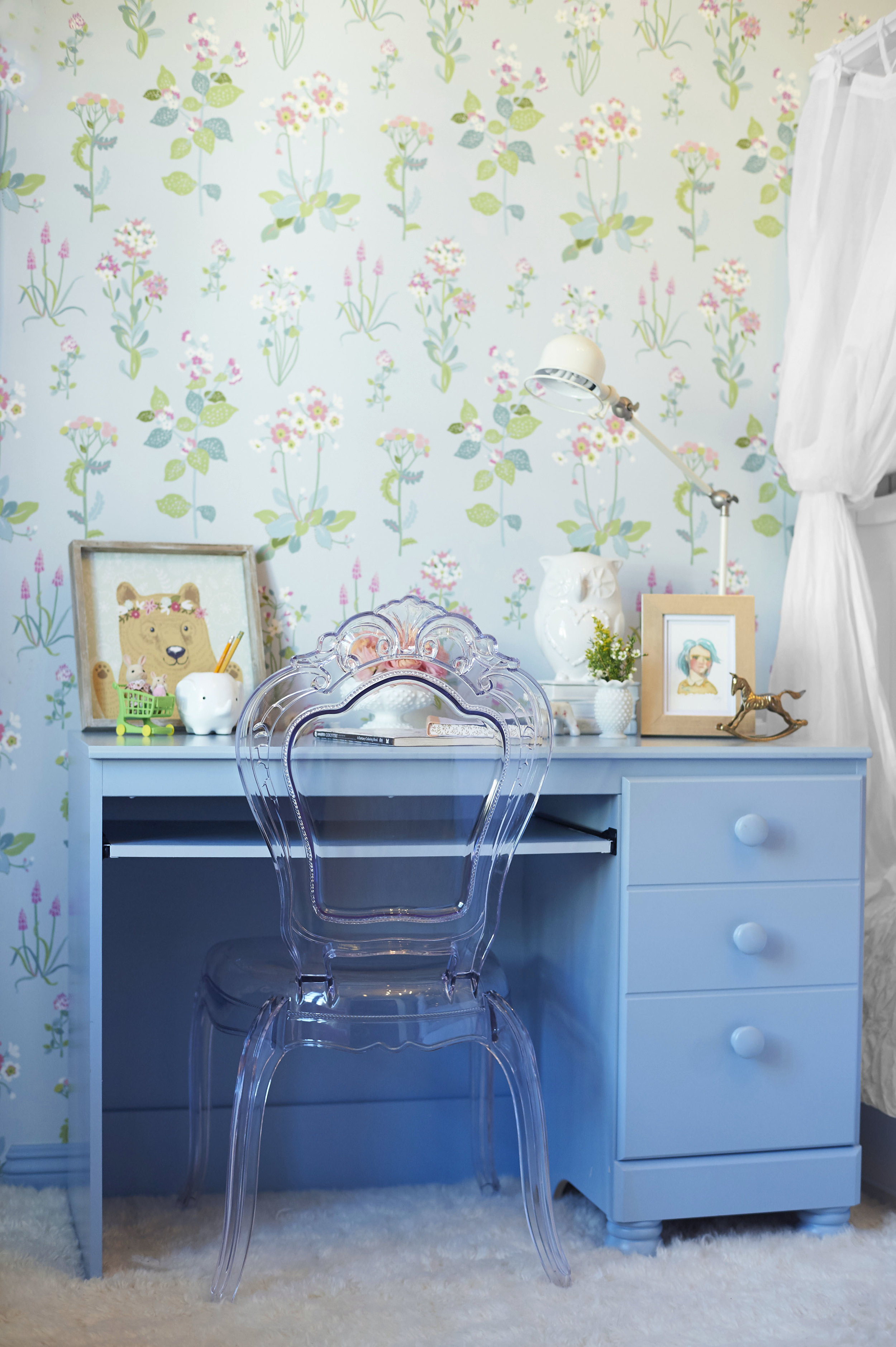 Sarah.barnard.design.little.girls.bedroom.blue.desk.jpg