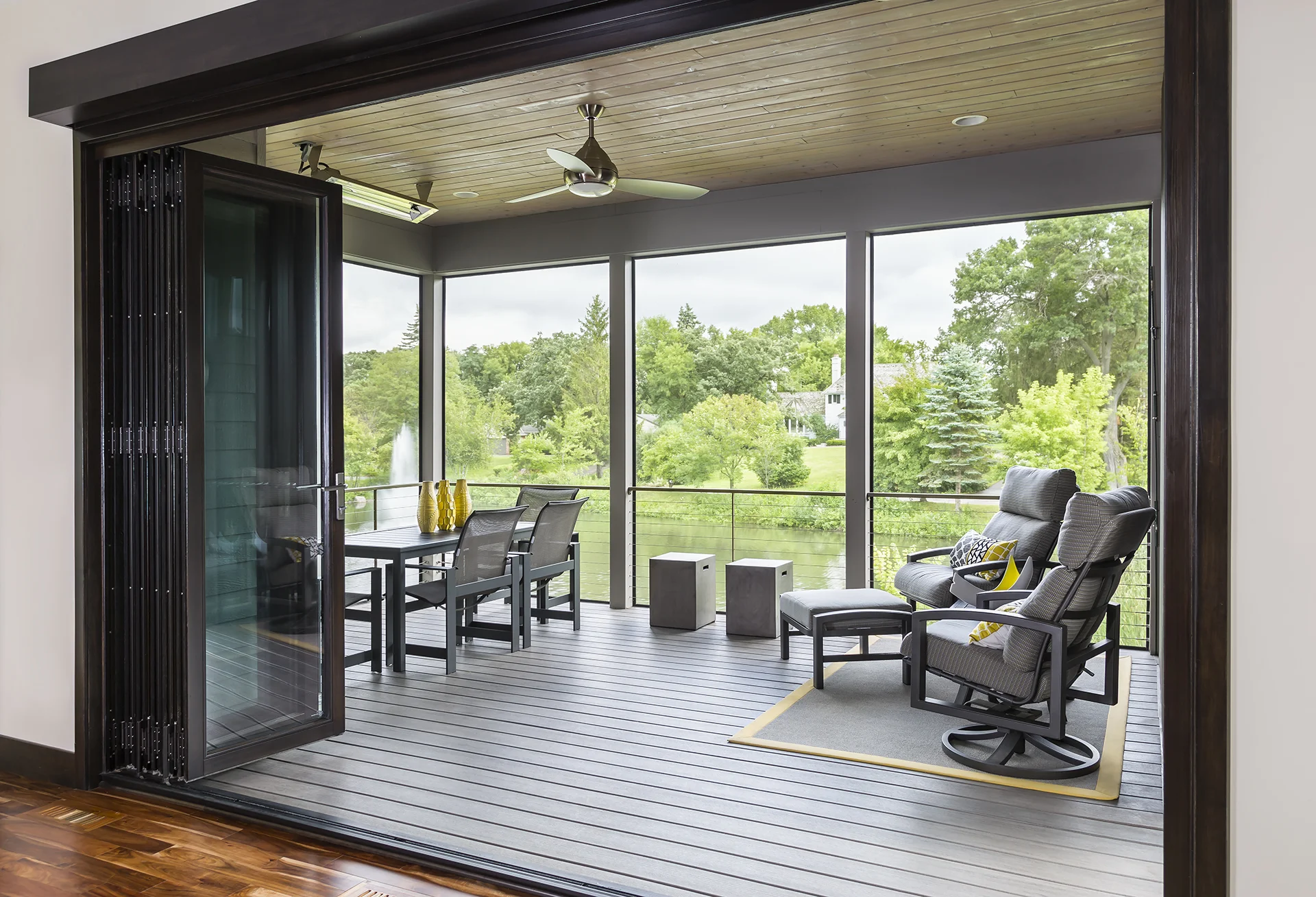 ScreenedPorch_2016_07_27.jpg