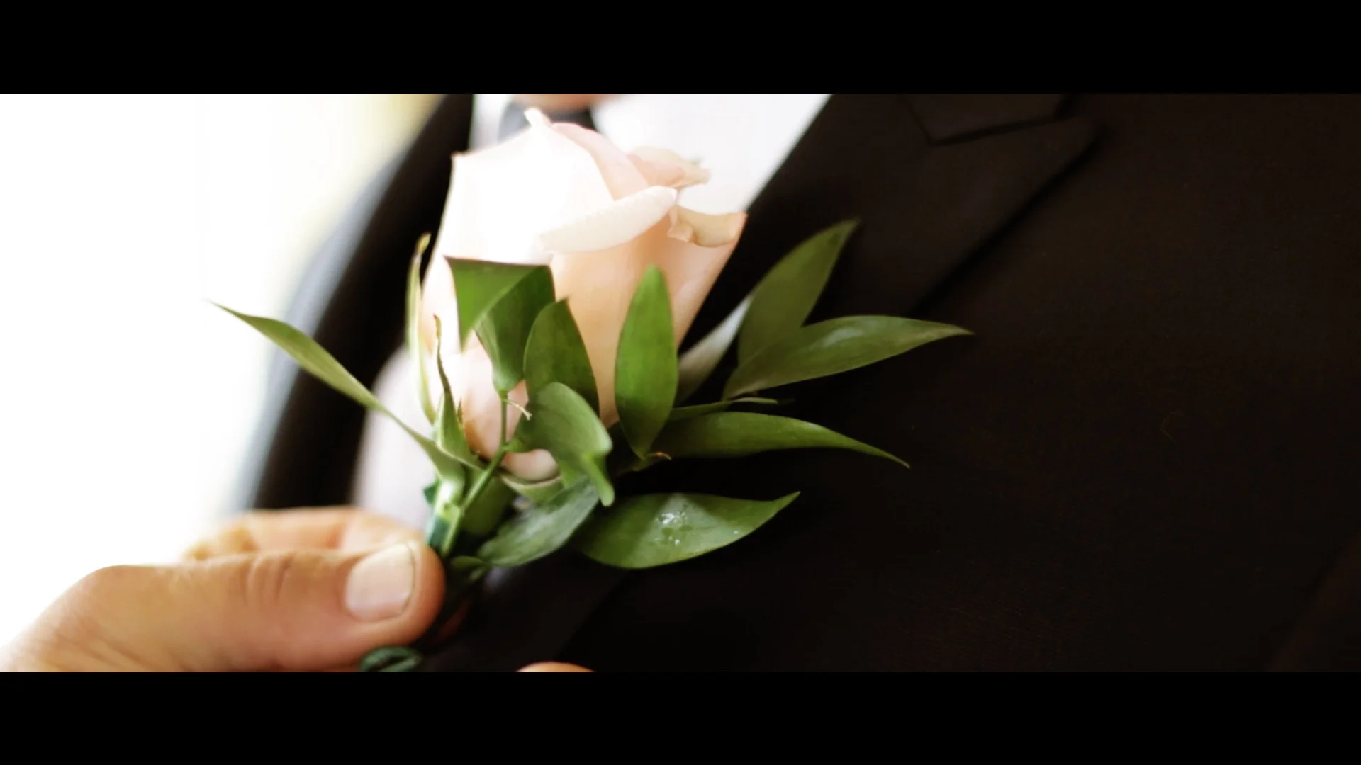 Karissa + Glib lapel flower.jpg