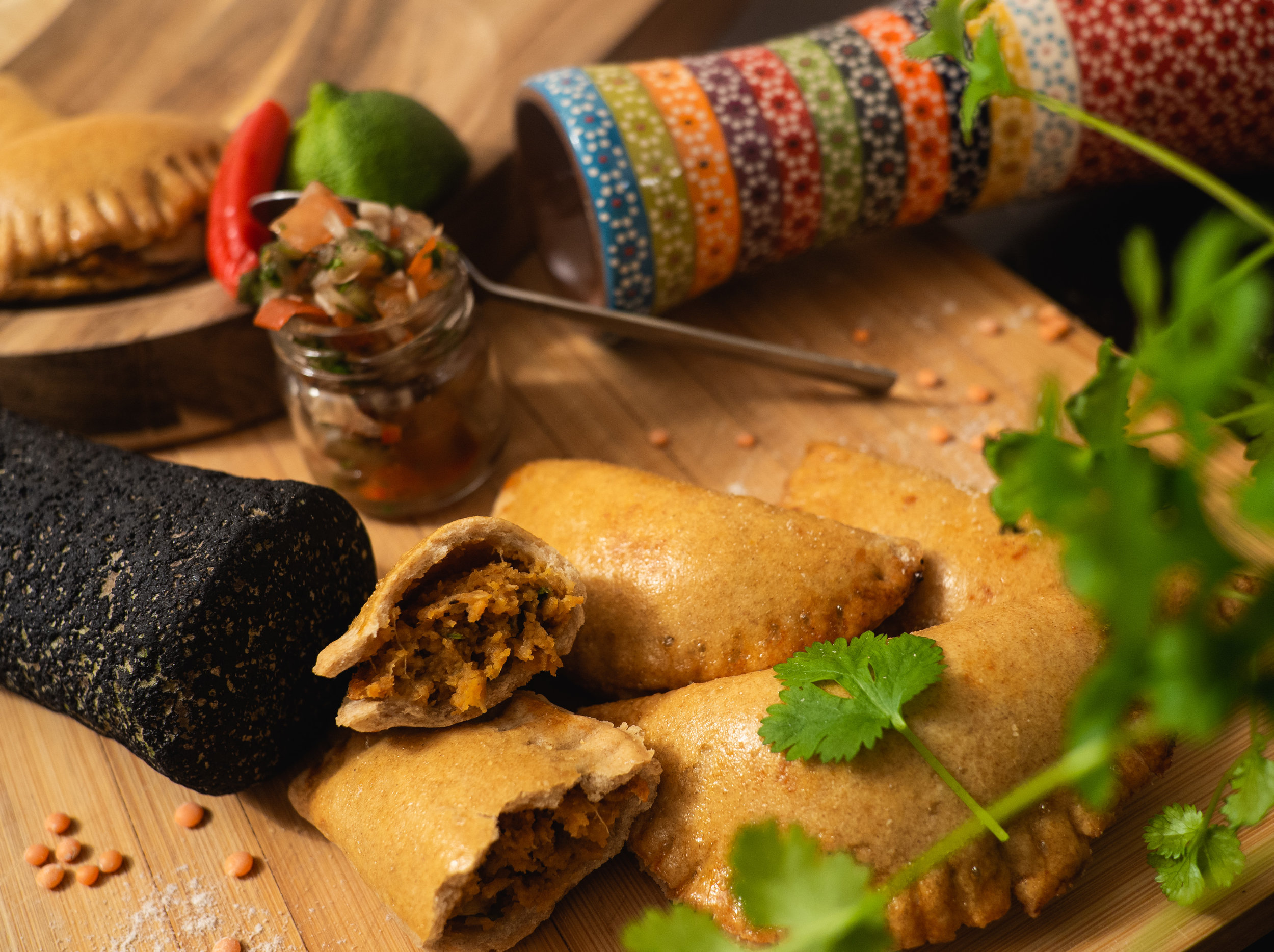 Ay, ¡tengo hambre! Quiero comer empanadas. ¿Quién me invita?