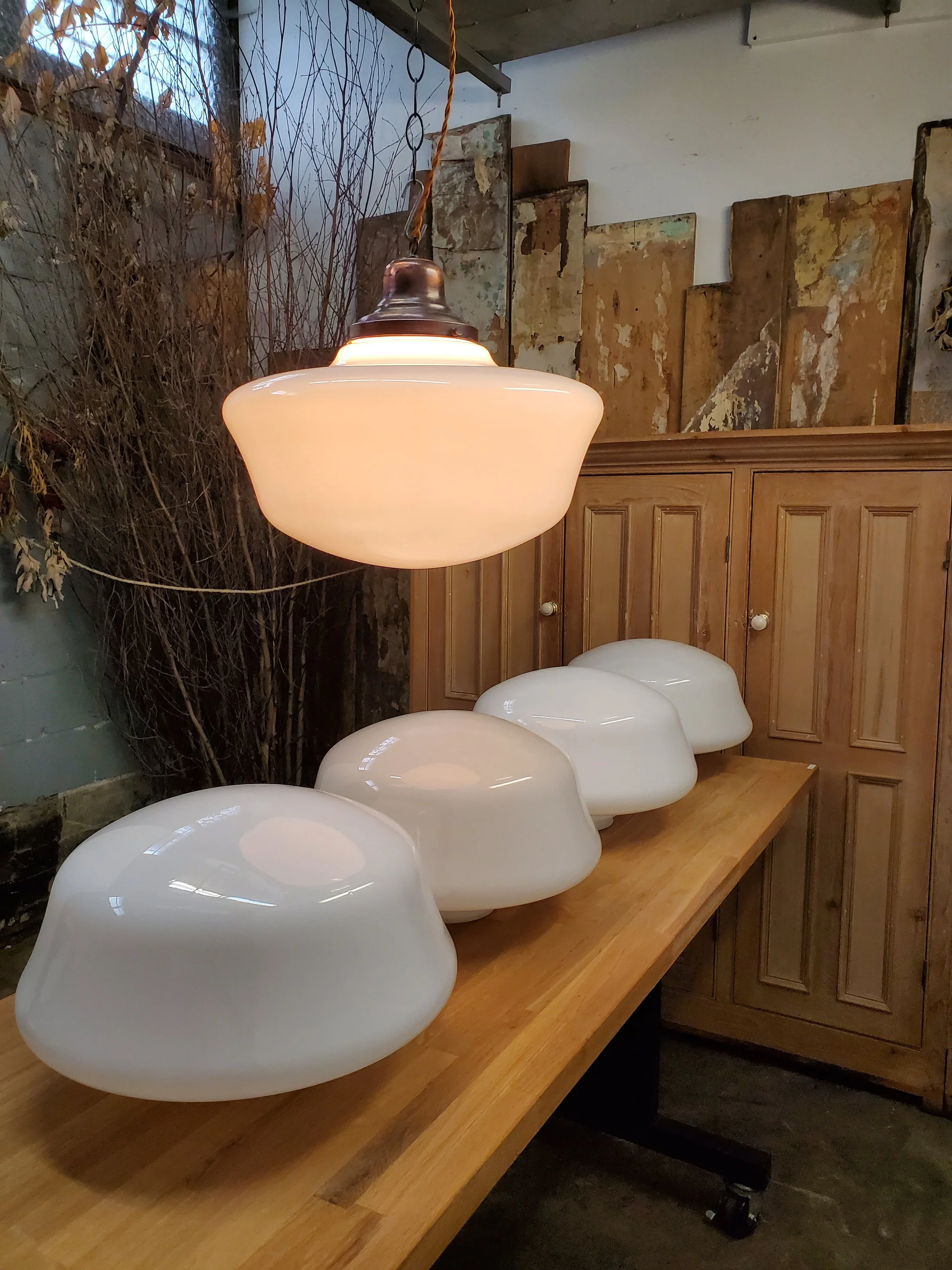 Suspension en verre opaline MONAX XL antique L 3170
