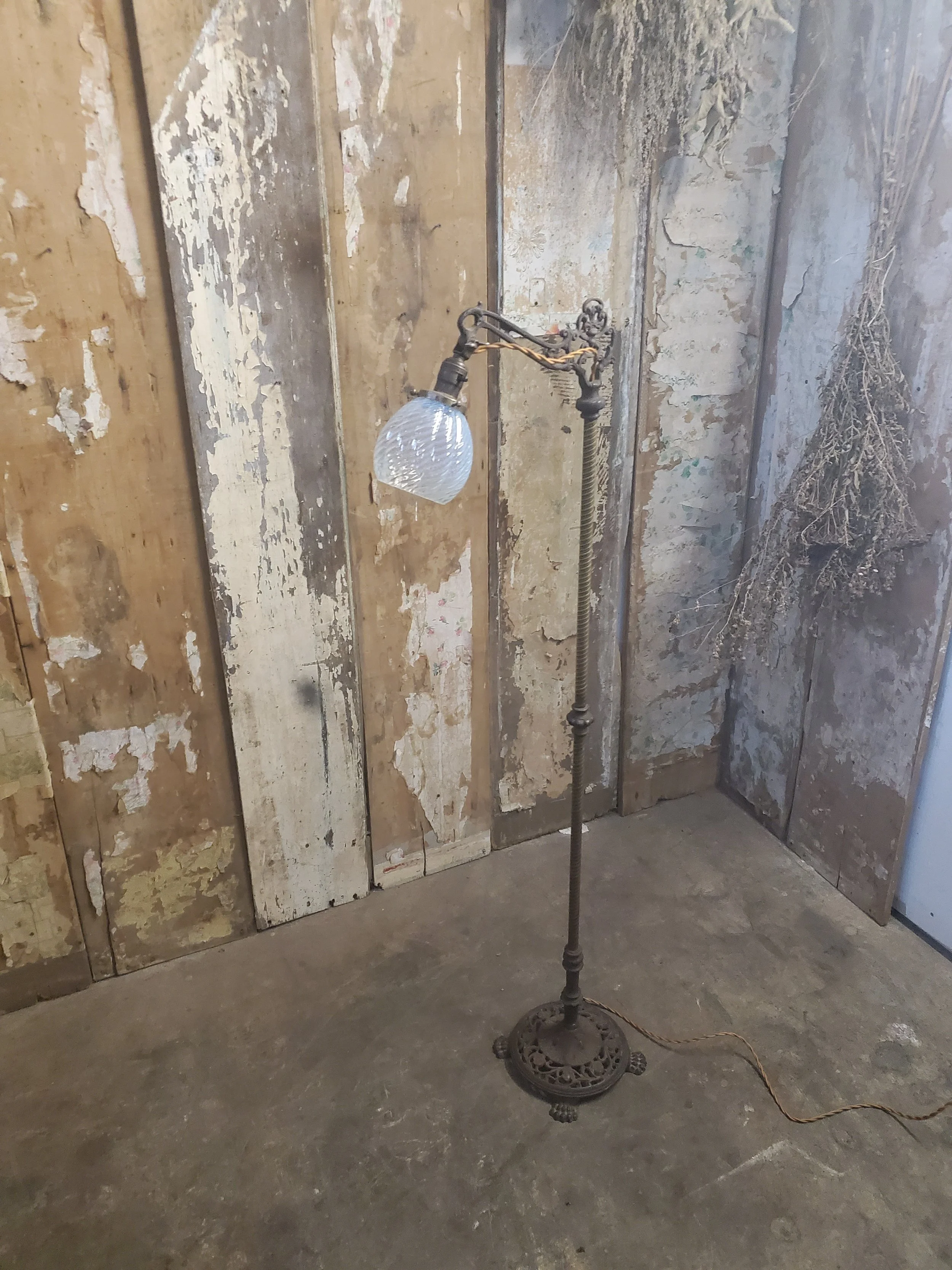 Lampe de sol en cuivre CROWN antique L 2986