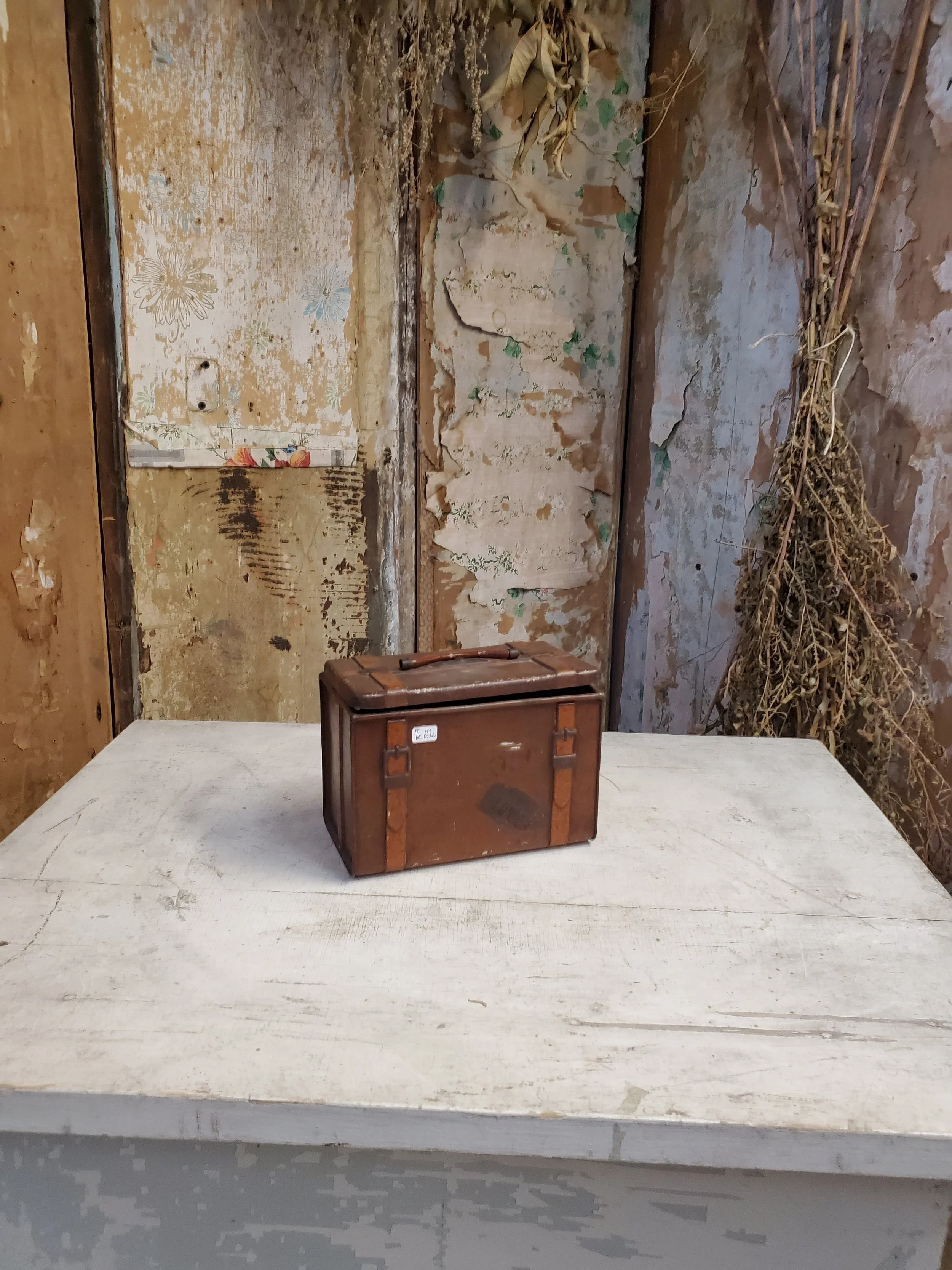 Boite décorative en métal Trunk vintage AC 6242