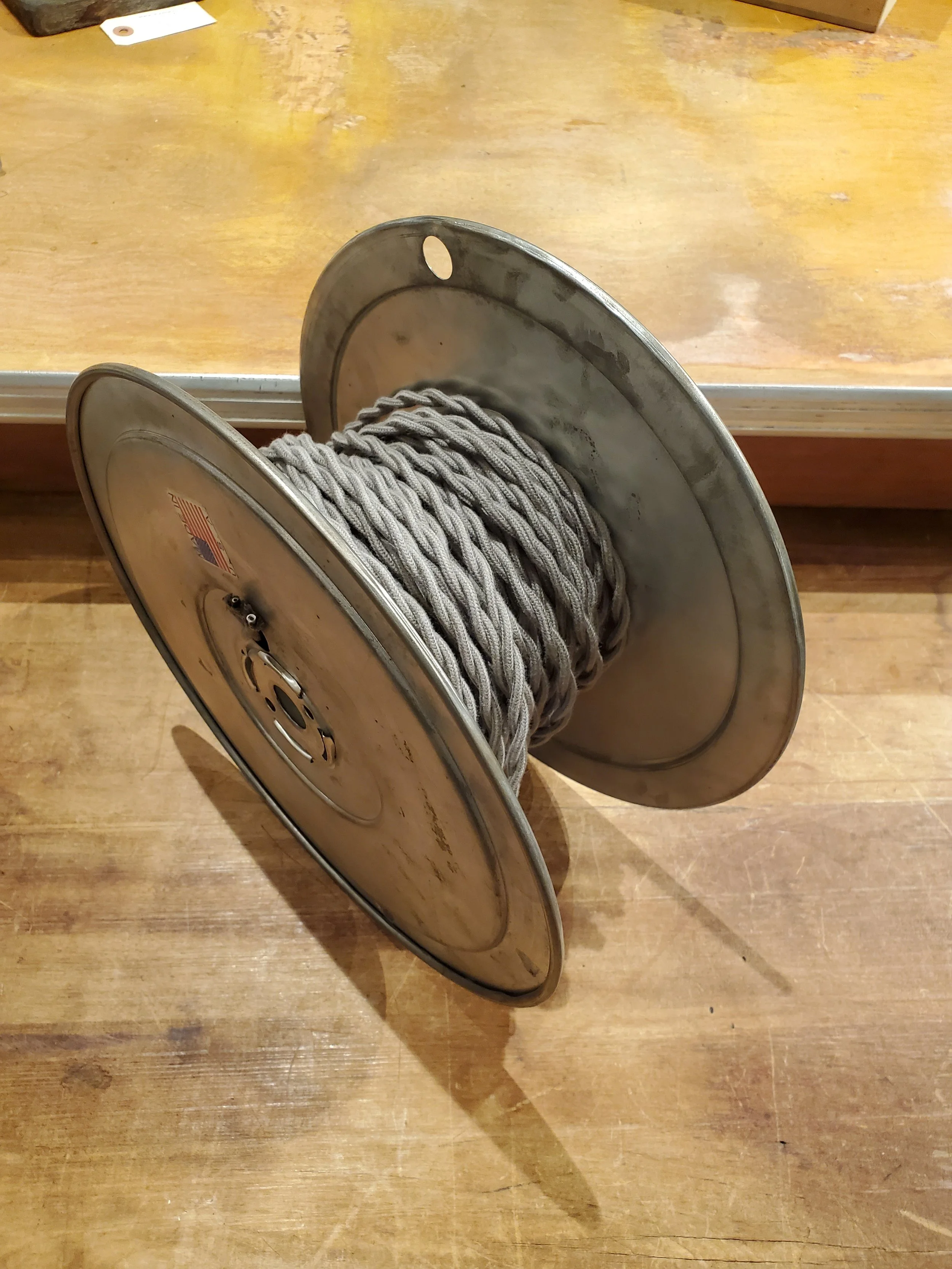 Fil électrique torsadé en coton gris mat