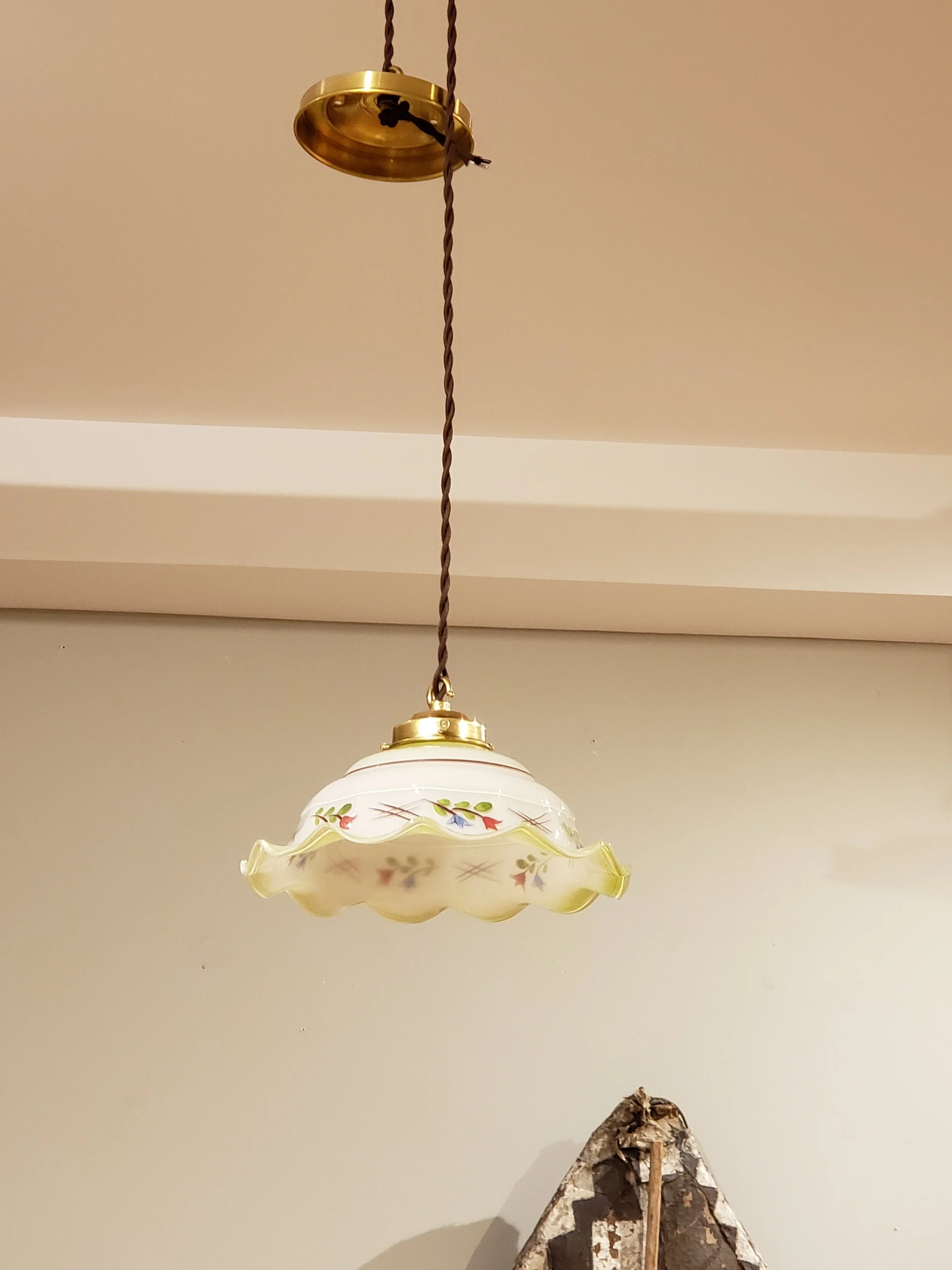Suspension en verre opalescent antique