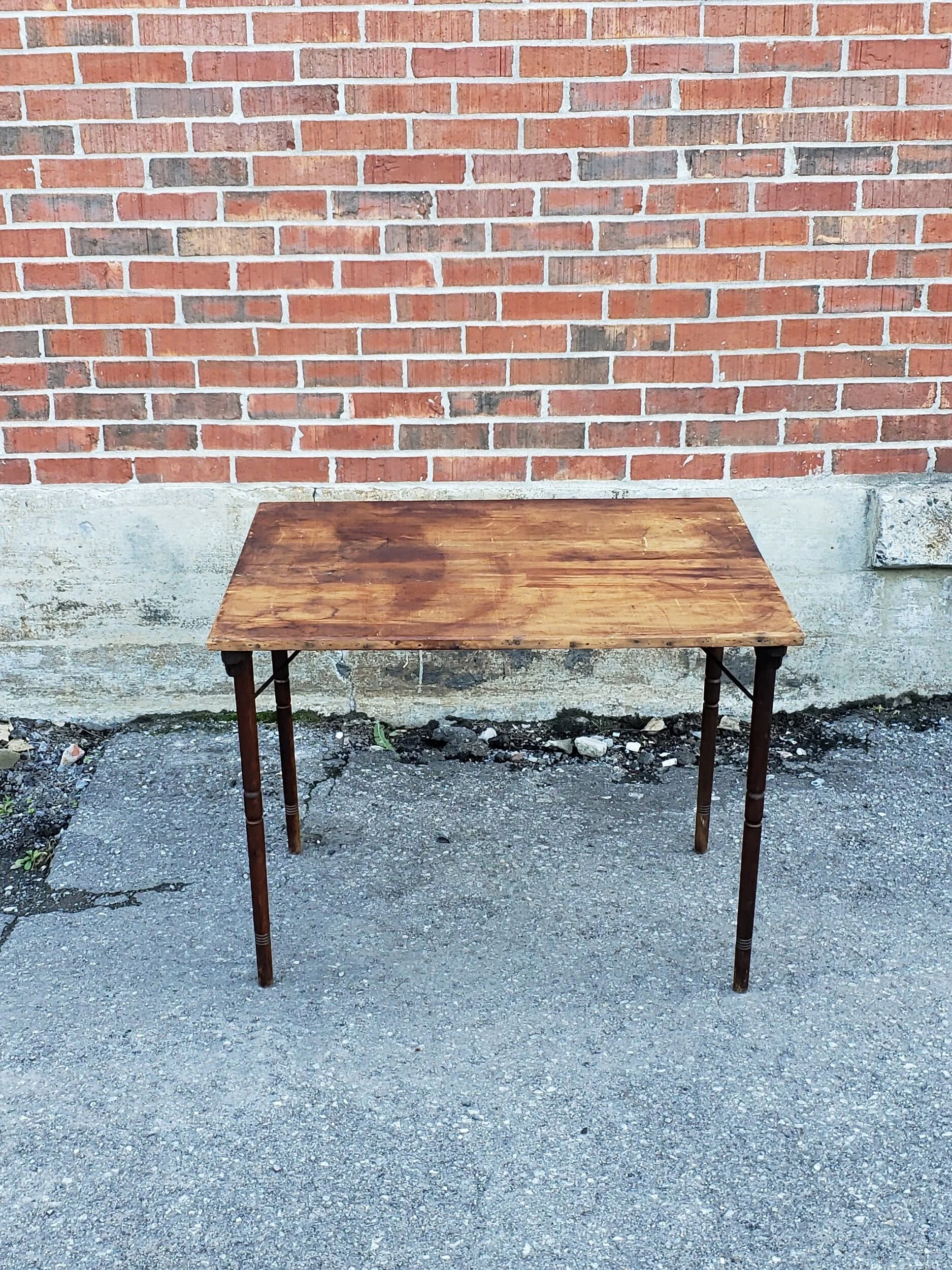 Table Pliable en Bois Antique M 1343