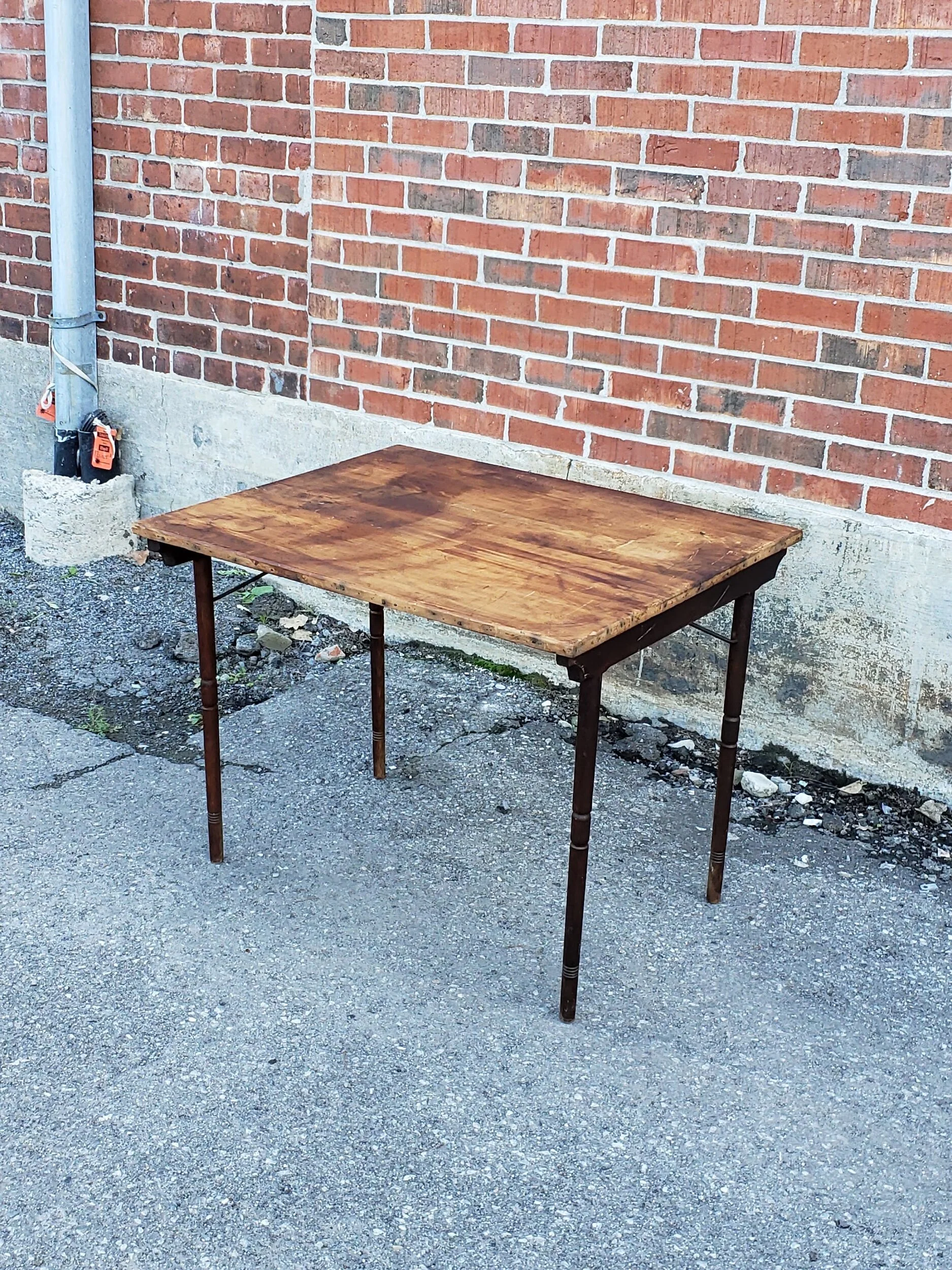 59E59819-7E00-4F7B-93C8-F78EADC2E813