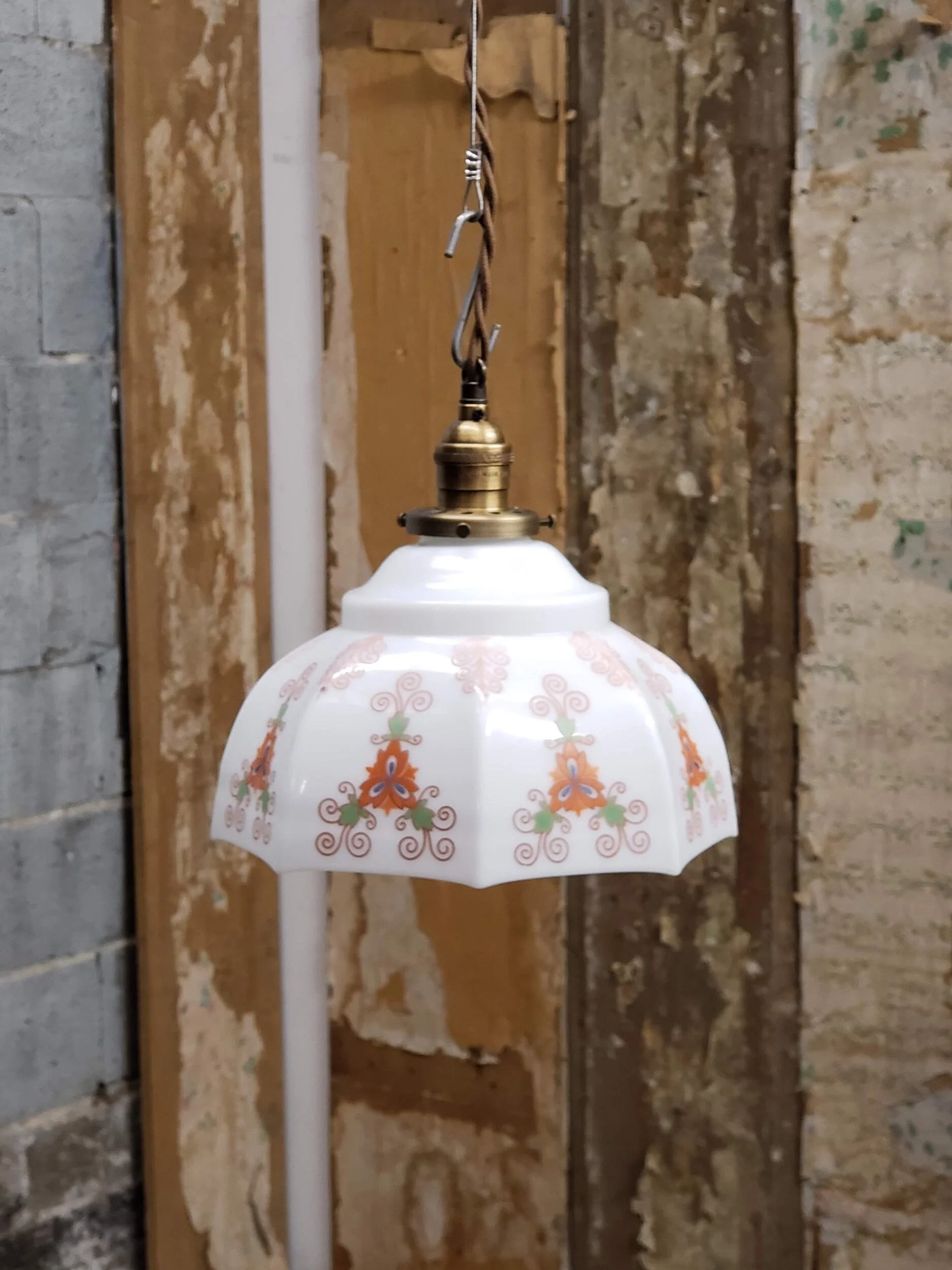 43939433-9D3B-44B4-85C0-564AA24DACE2