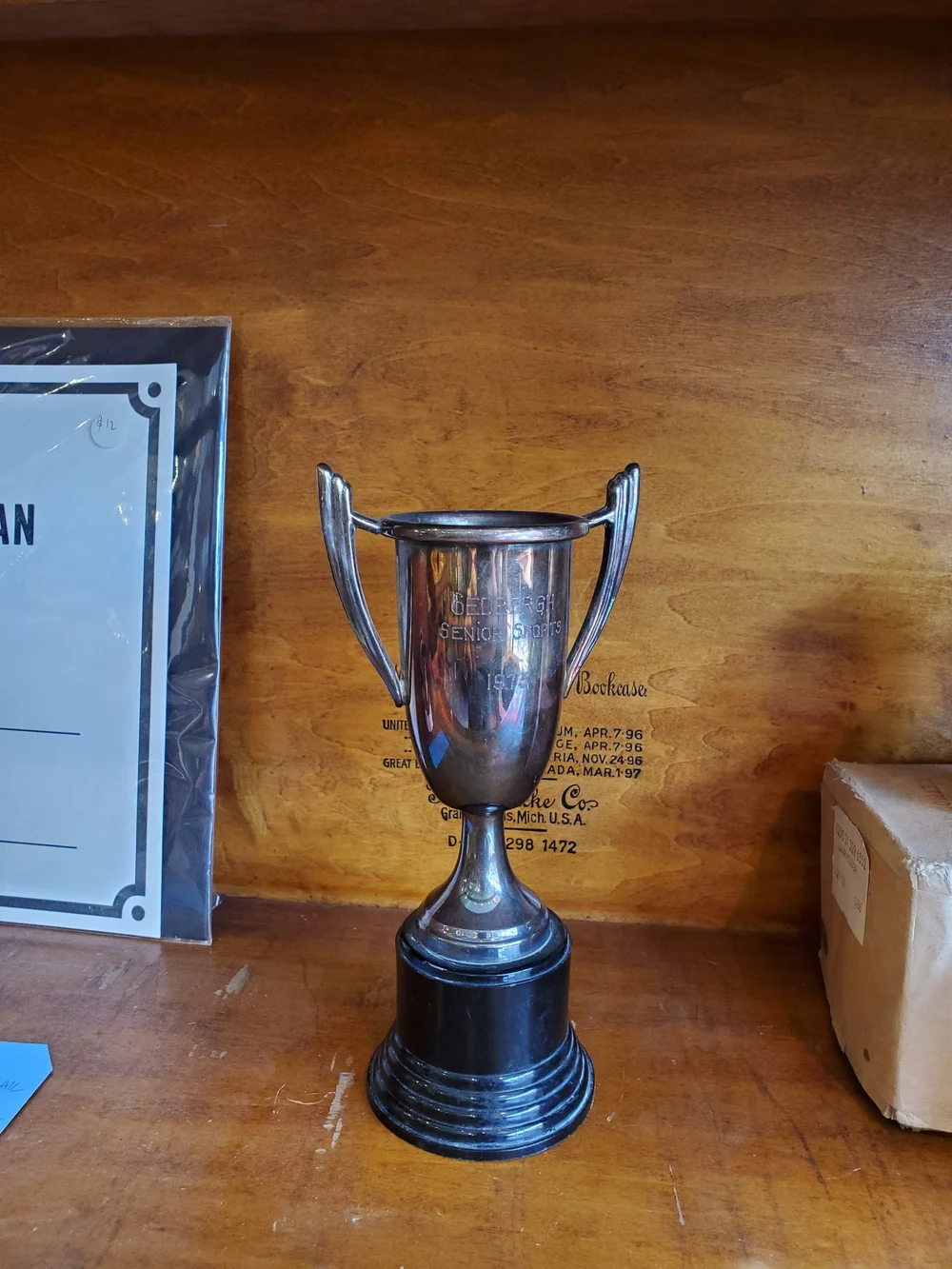Trophée cyclisme Résine RS2508 - déstockage trophées Trophée cyclisme Résine RS2508 - déstockage trophées