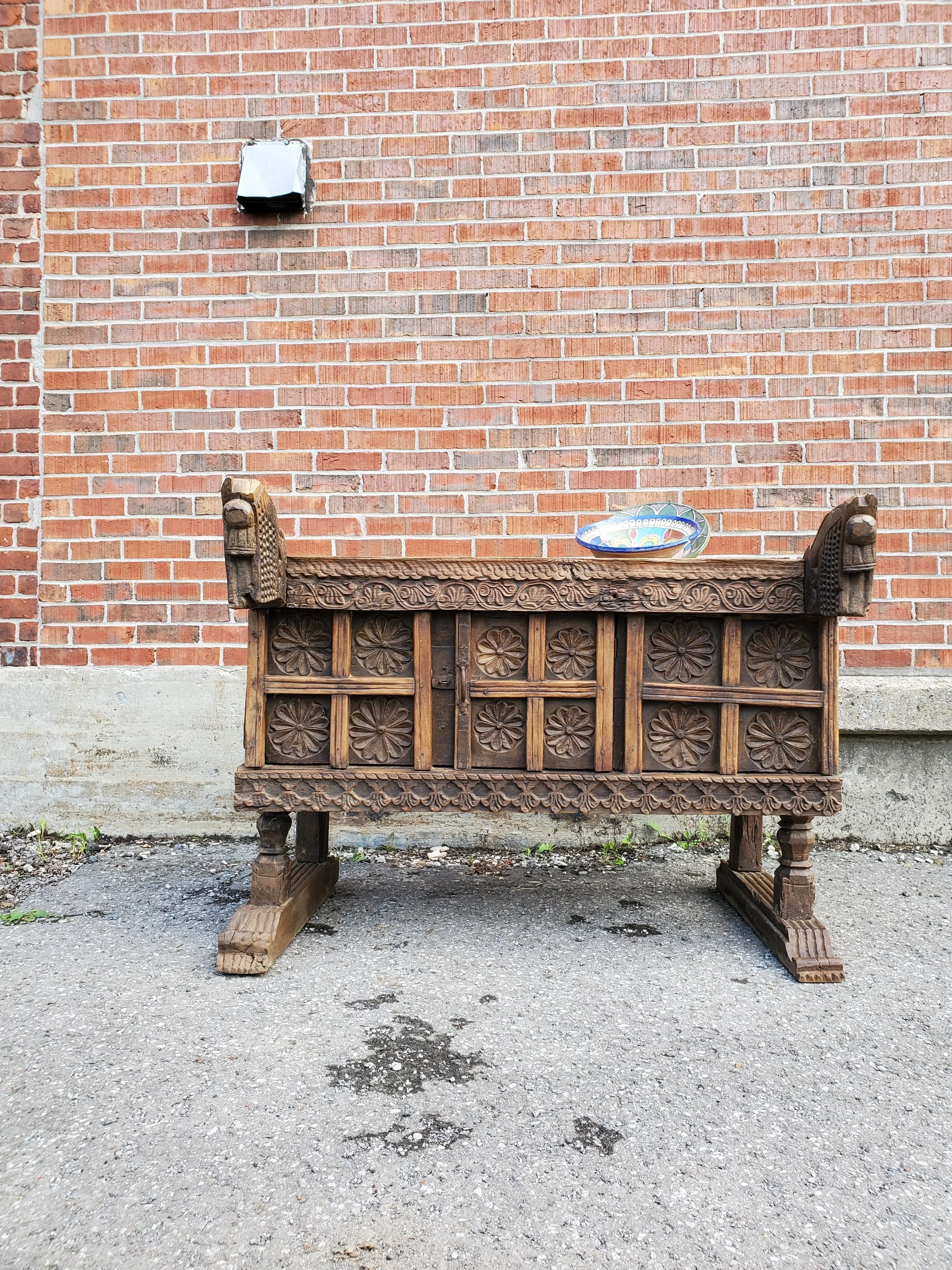 Meuble crédence indienne en teck antique M 1575