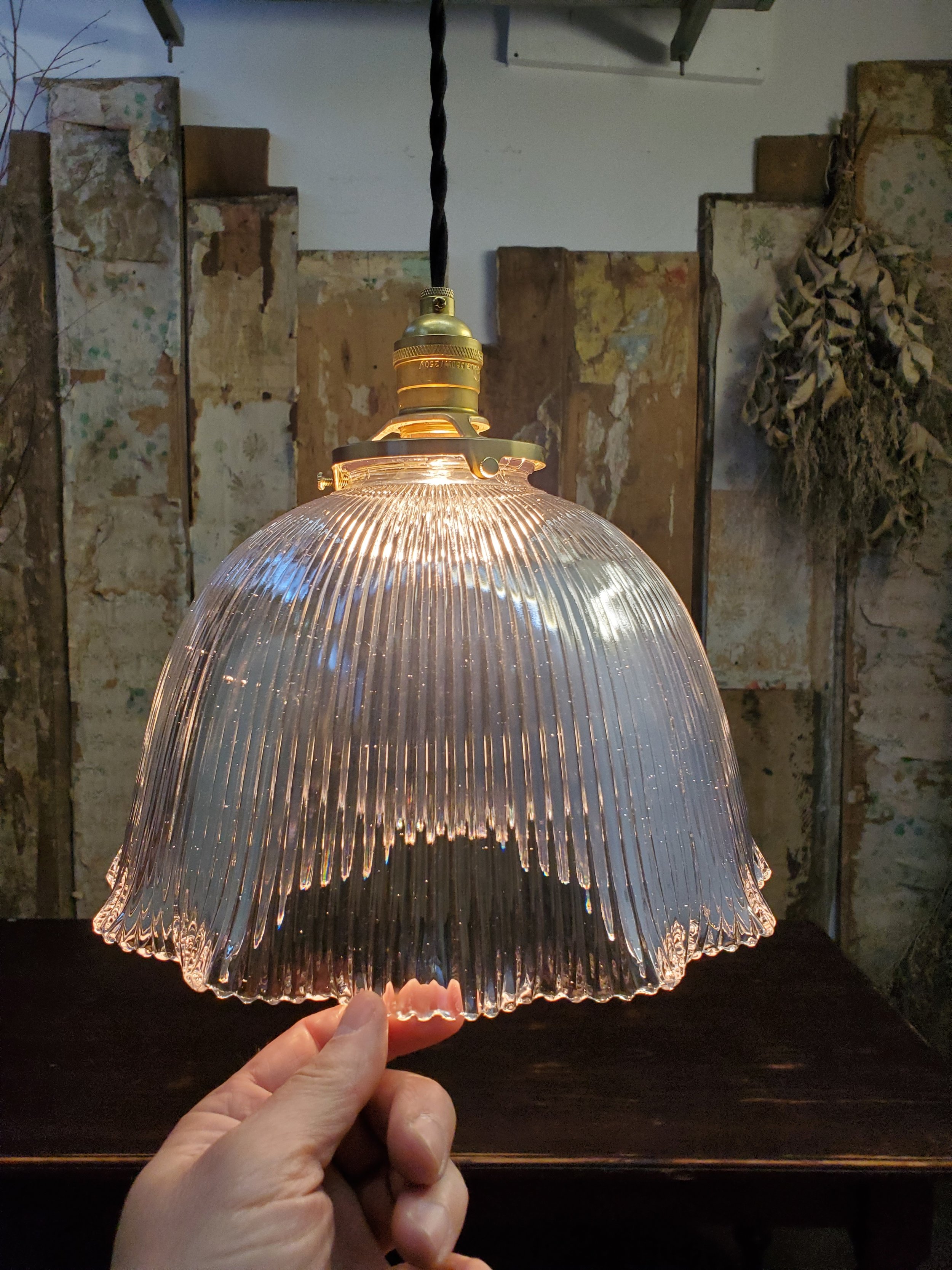 Suspension en verre holophane XL antique L 3119