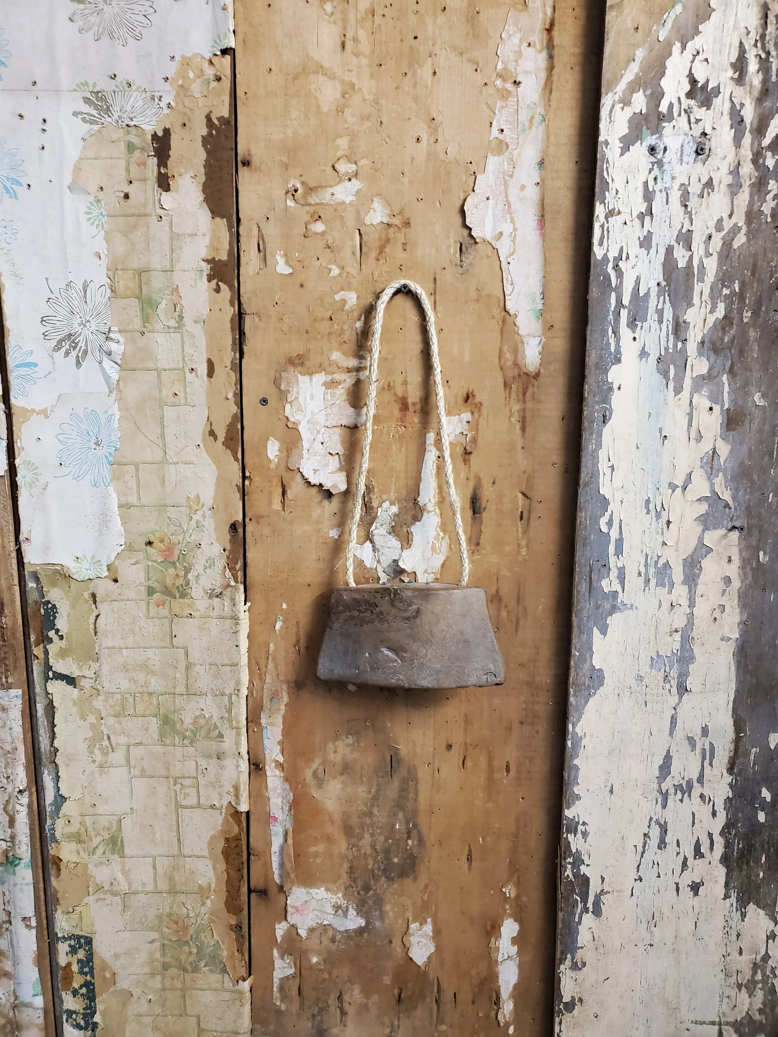 Cloche artisanale du Tibet en bois vintage P 328