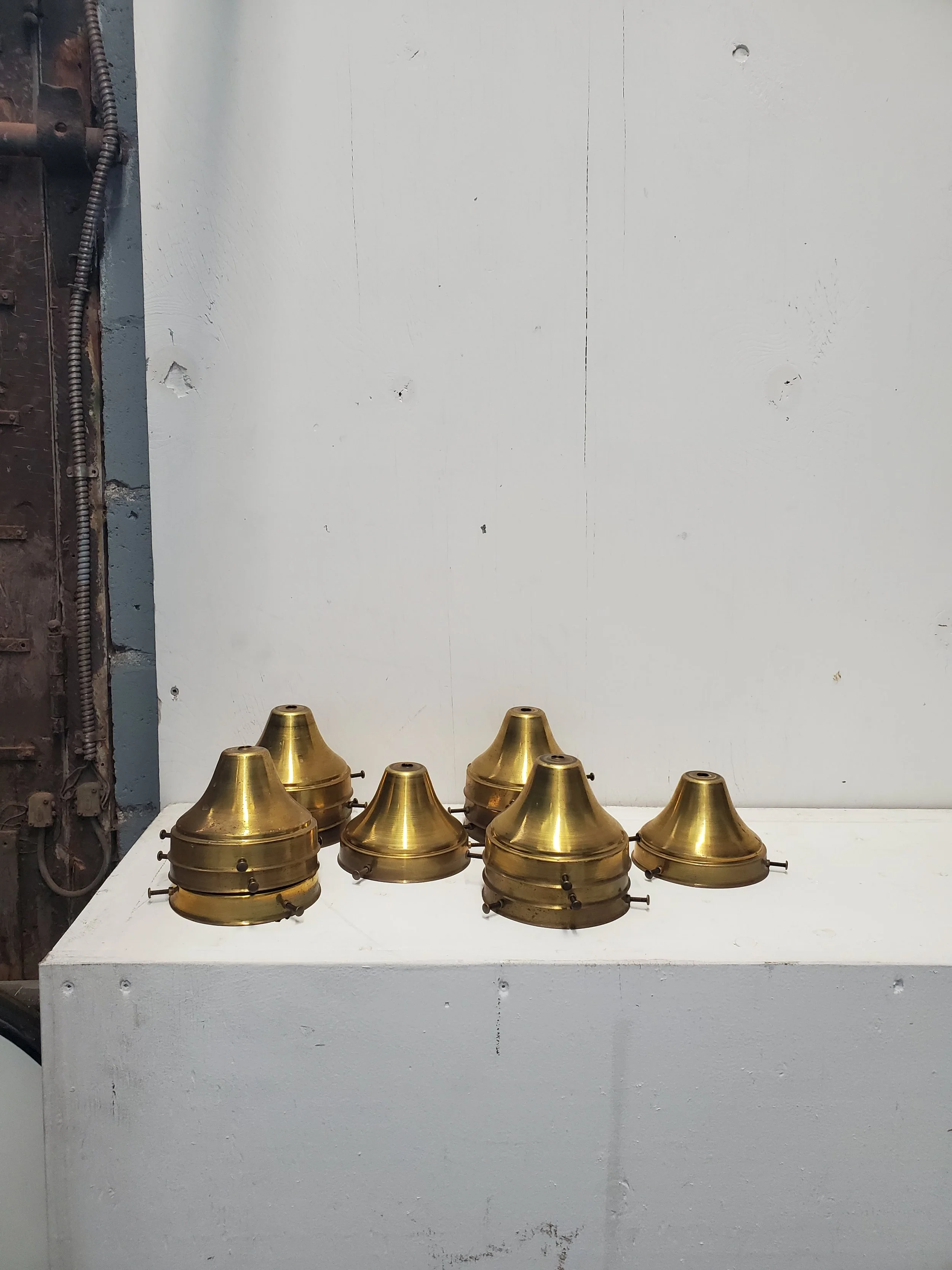 Collet holder cloche en laiton 4"1/2 vintage L 3285