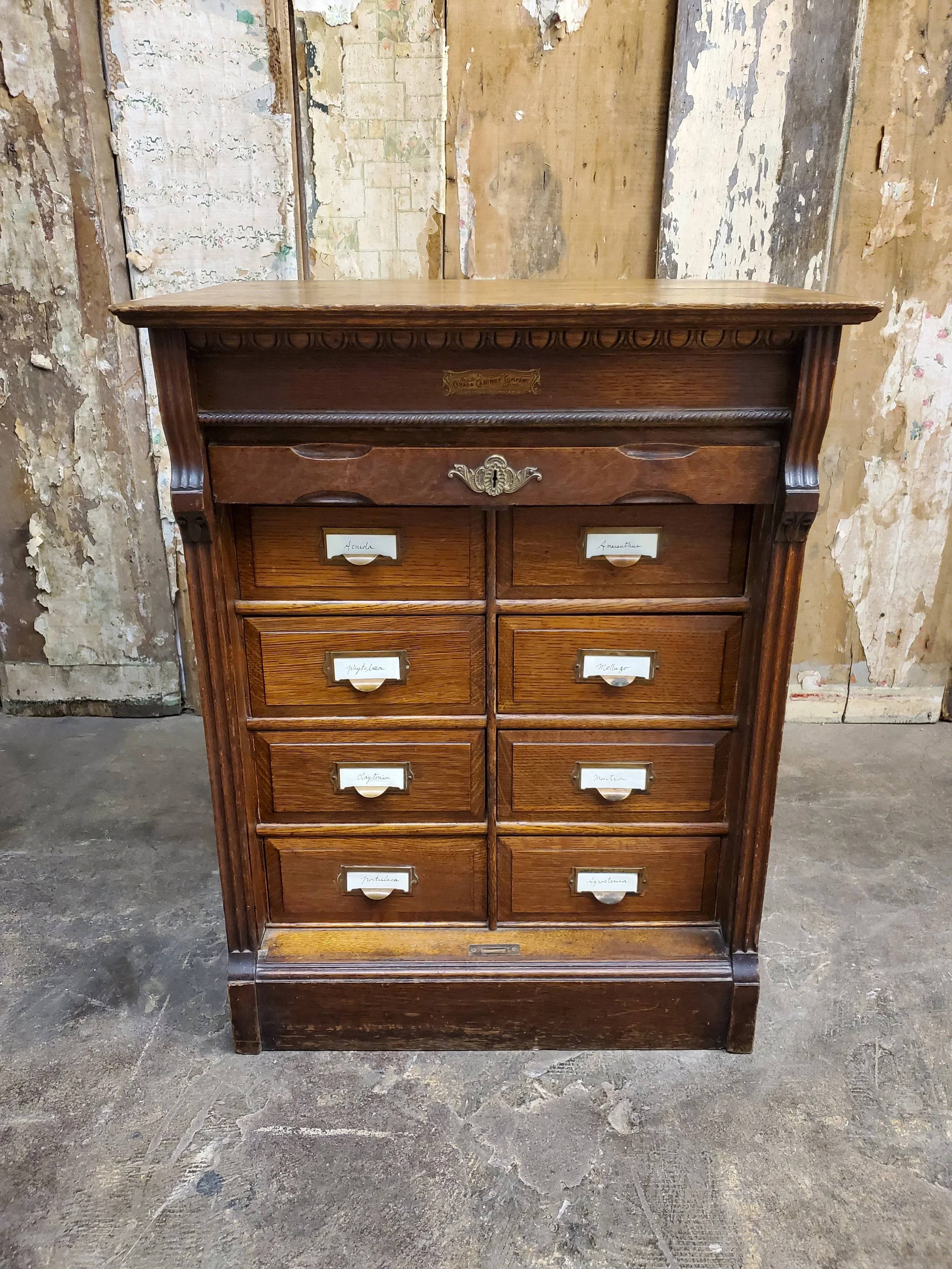 Meuble de classement THE CANADA CAB. COMPANY antique M 1722