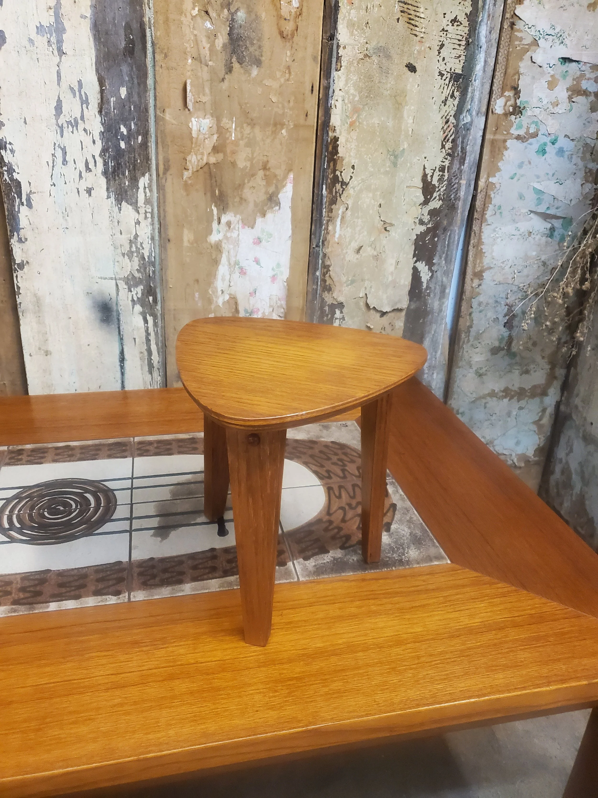 Tabouret ou table d'appoint Médiator en teck vintage C 1502