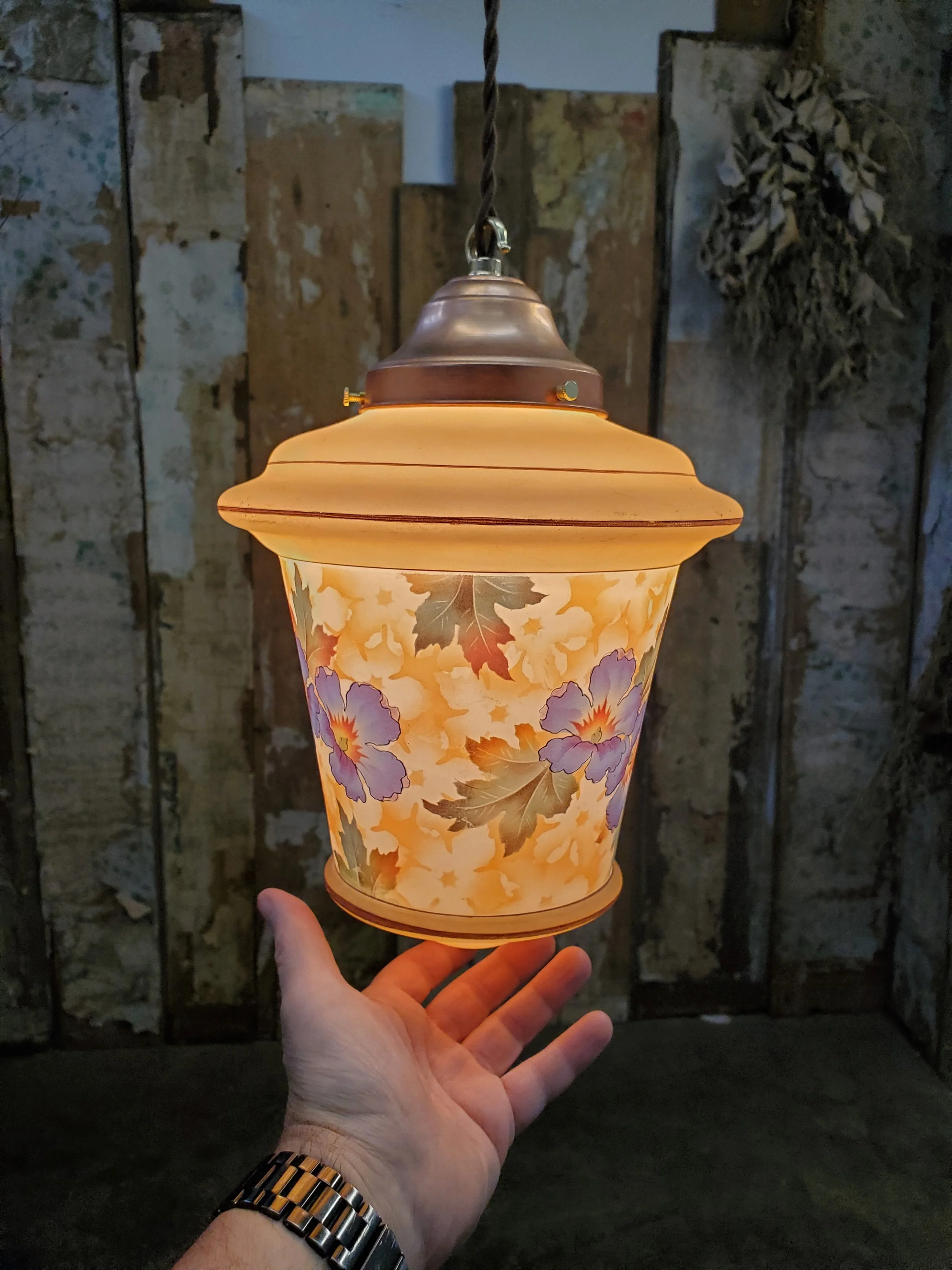 Suspension ou plafonnier en verre opaline BELLOVA antique L 3212