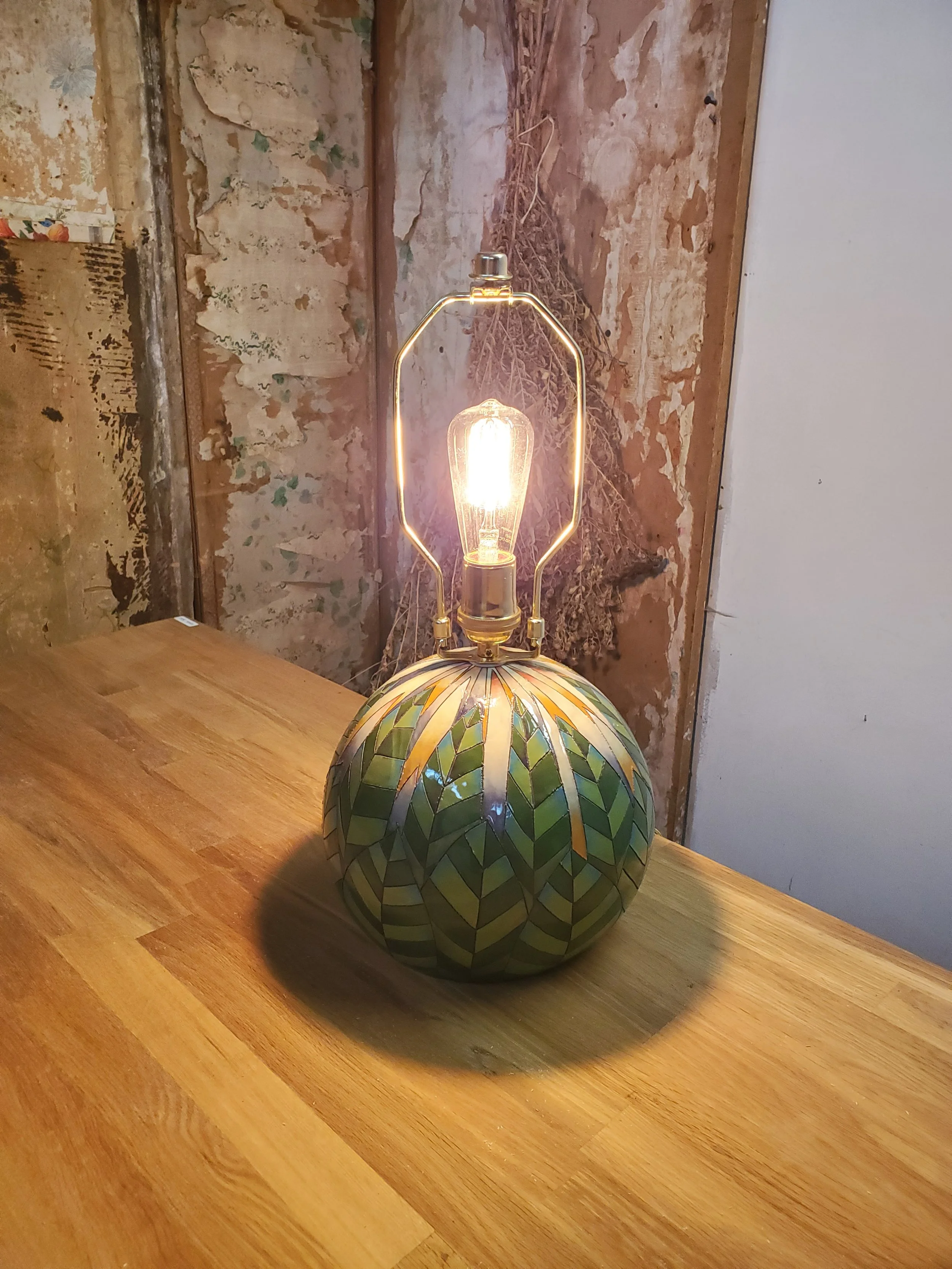 Base lampe de table en terre cuite émaillée couleur vert vintage L 2780