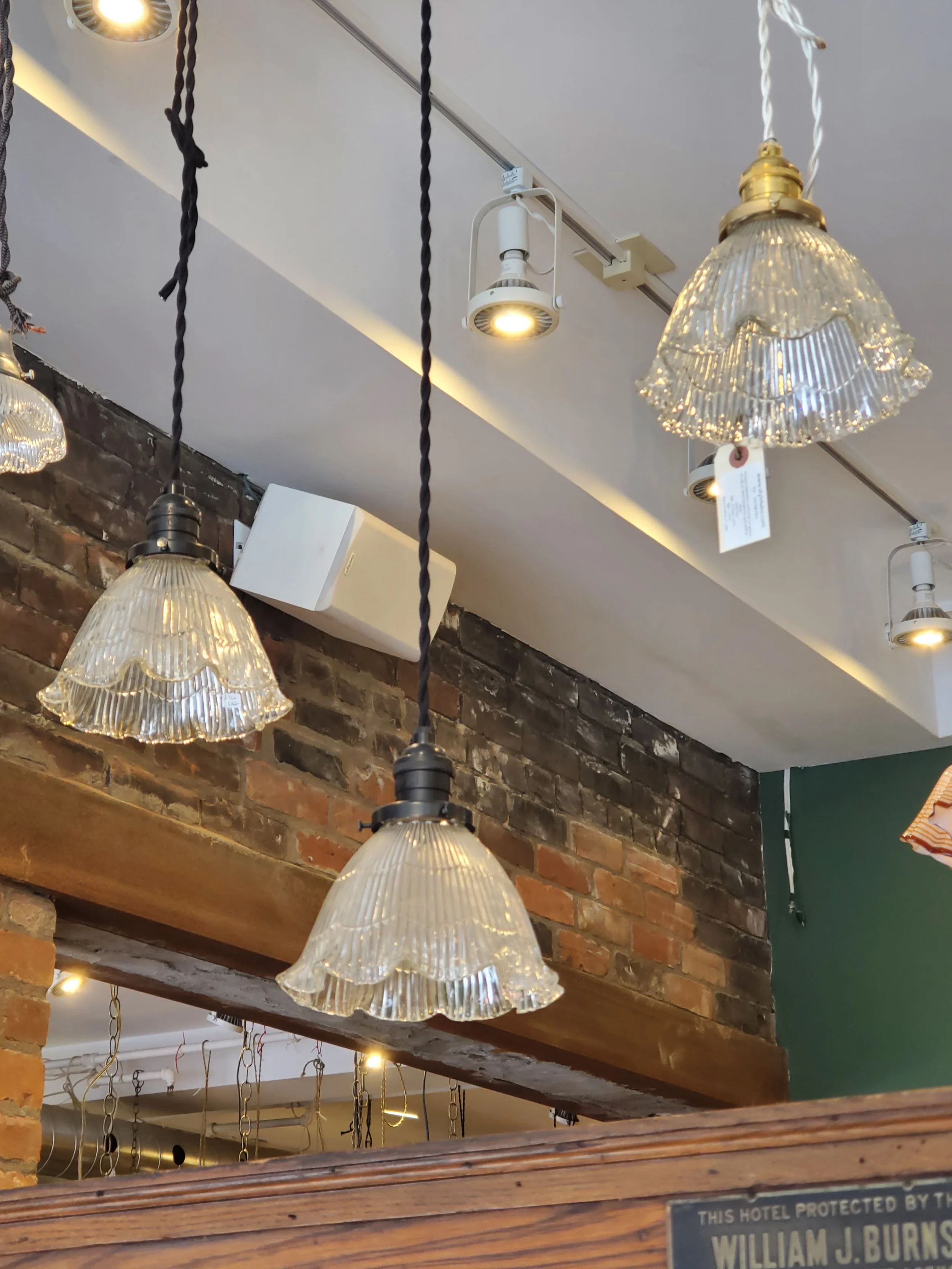 Suspension, plafonnier ou applique murale verre holophane antique L 2747