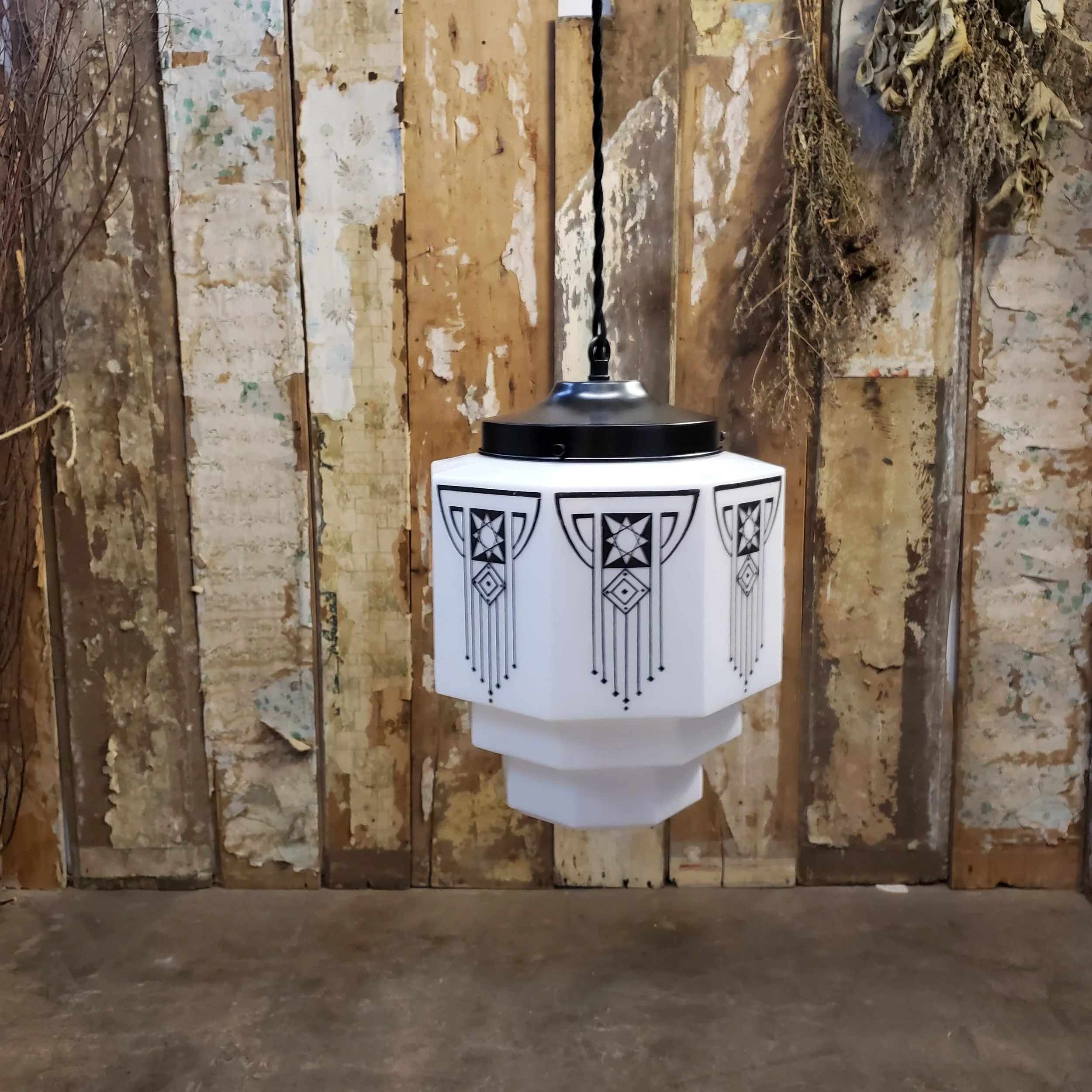 Suspension en verre opaline B\W ART DECO antique L 2842