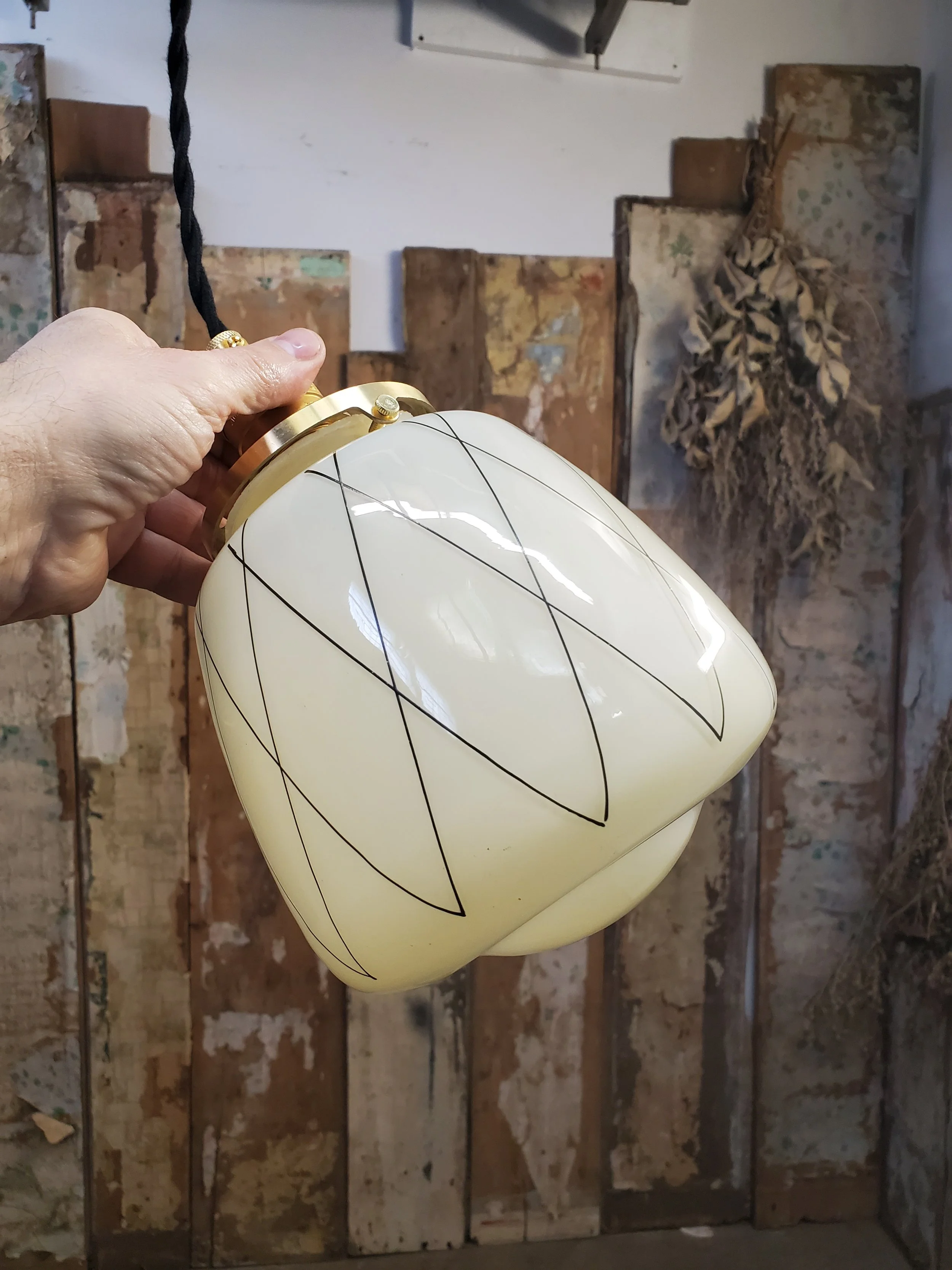 Suspension en verre beige MCM vintage L 3109