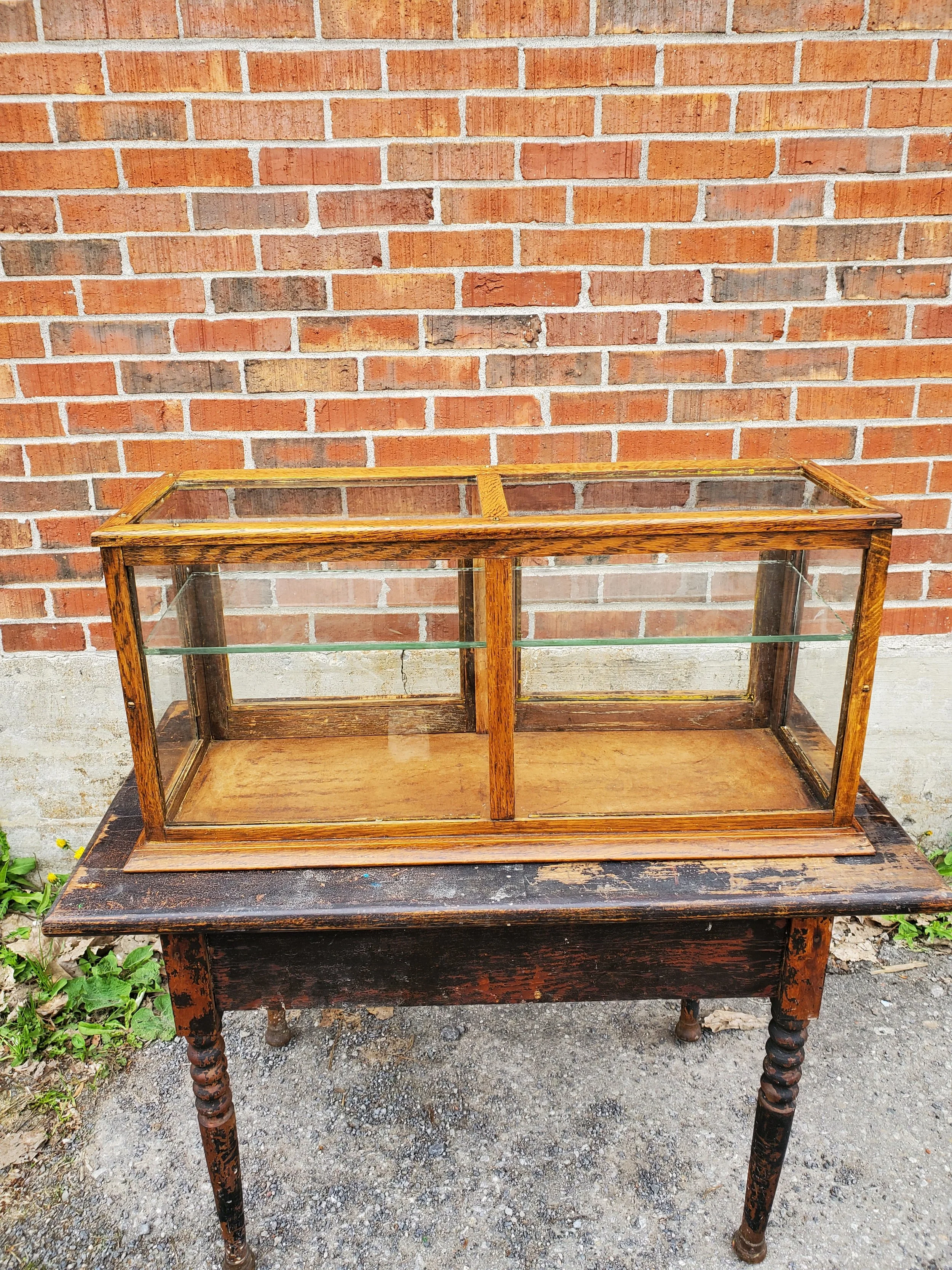 Display curio de magasin général antique M 1746