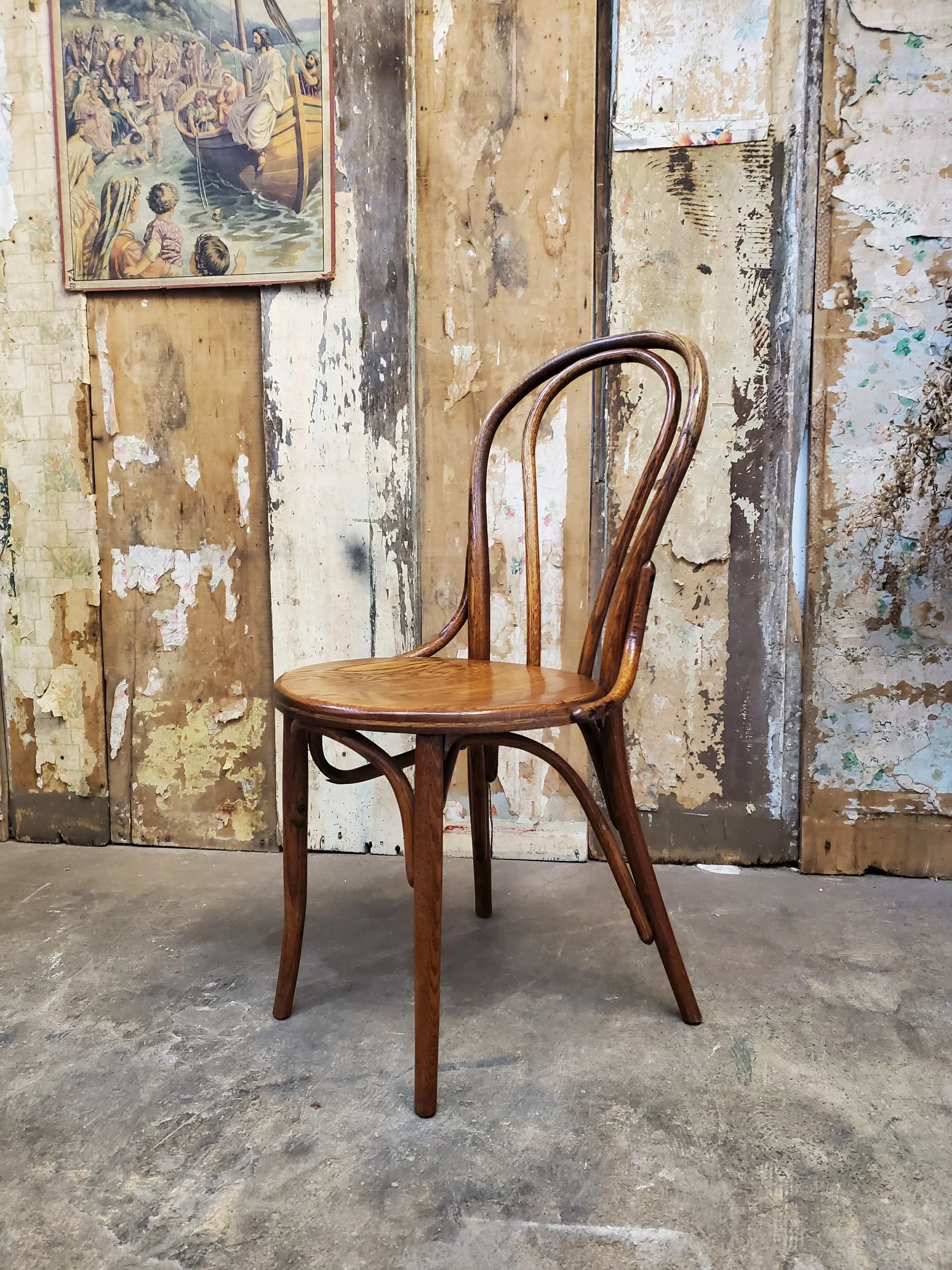 Chaise bistro en chêne courbé HIGH POINT antique C 1480