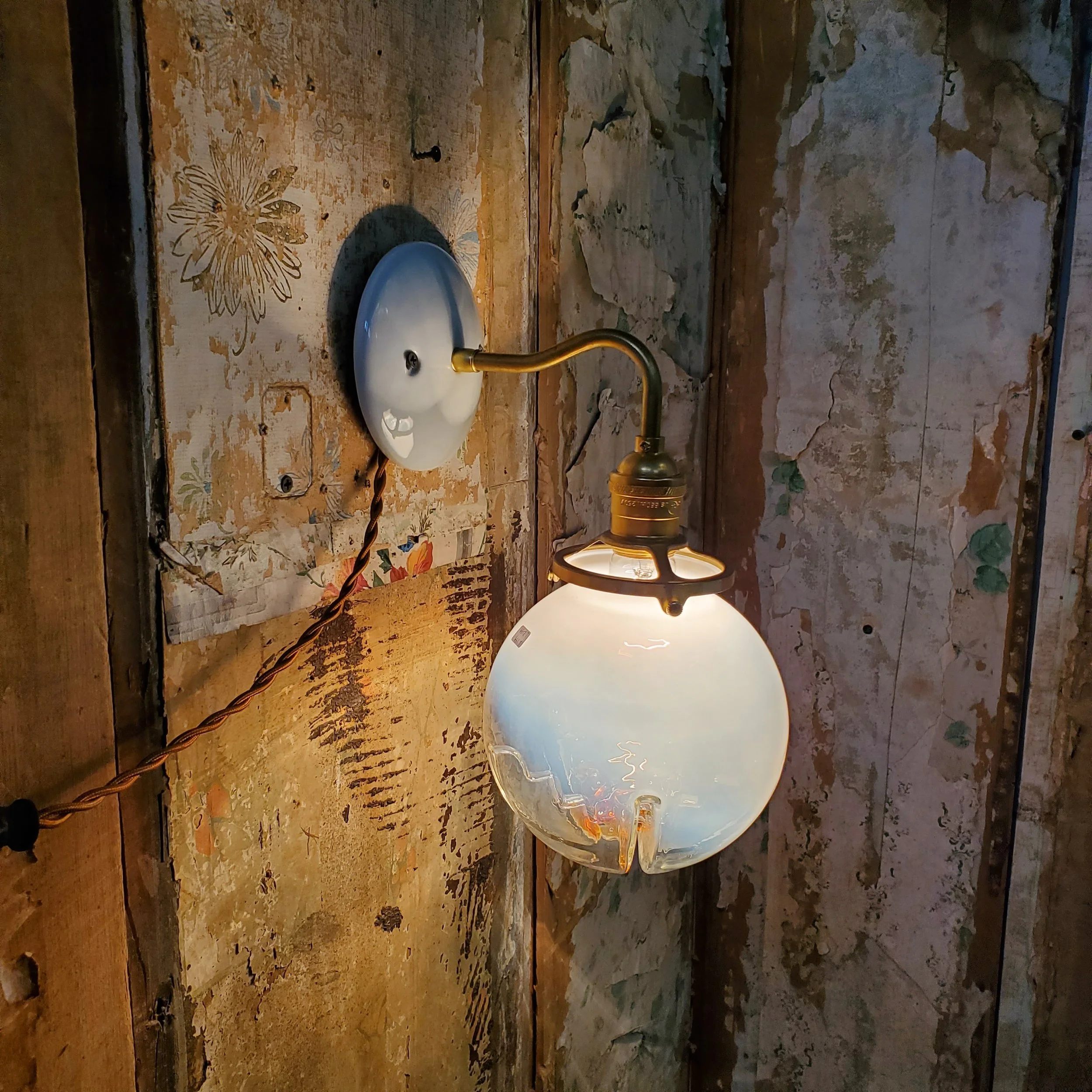 Applique murale  ou suspension boule en verre Murano vintage L 2858