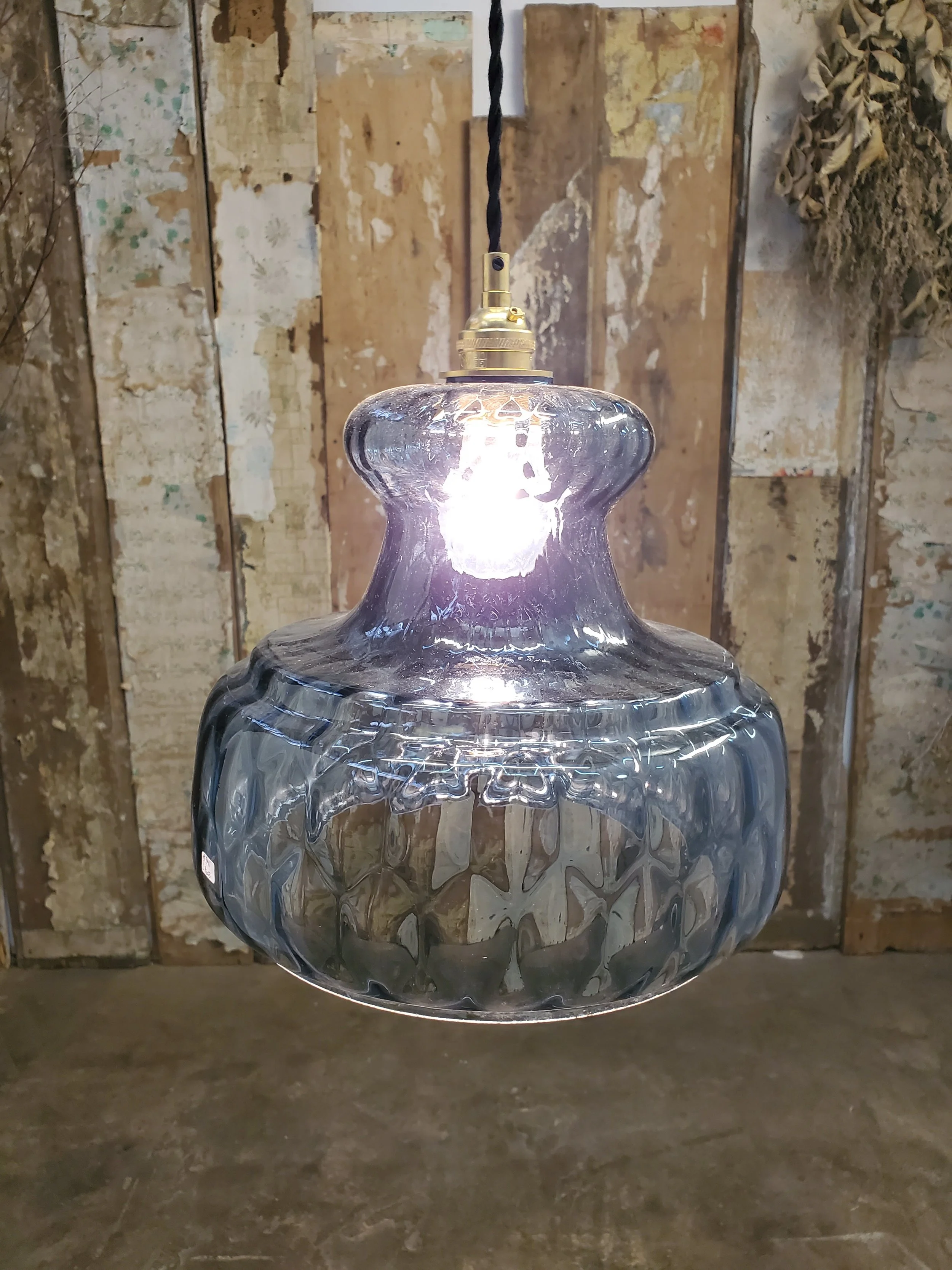 Suspension en verre opalescent bleu gris antique L 3203