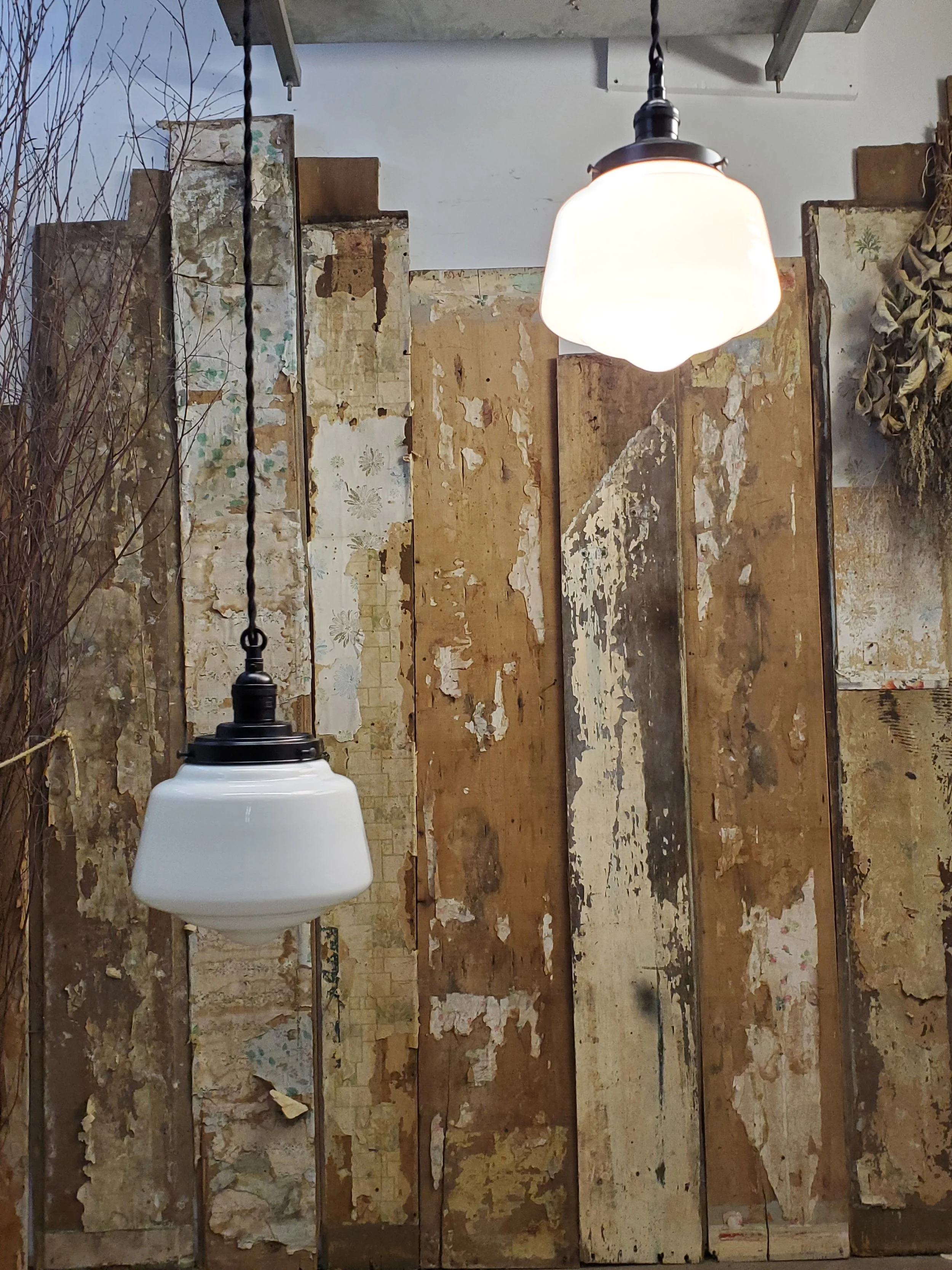 Suspension en verre opaline ROCK BRAND antique L 2958