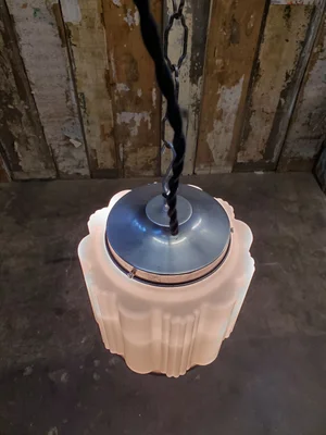 Suspension 6 Globes en Verre Opaline et Métal Doré – – Votre Spécialiste des Suspensions pour un Éclairage Unique et Tendance