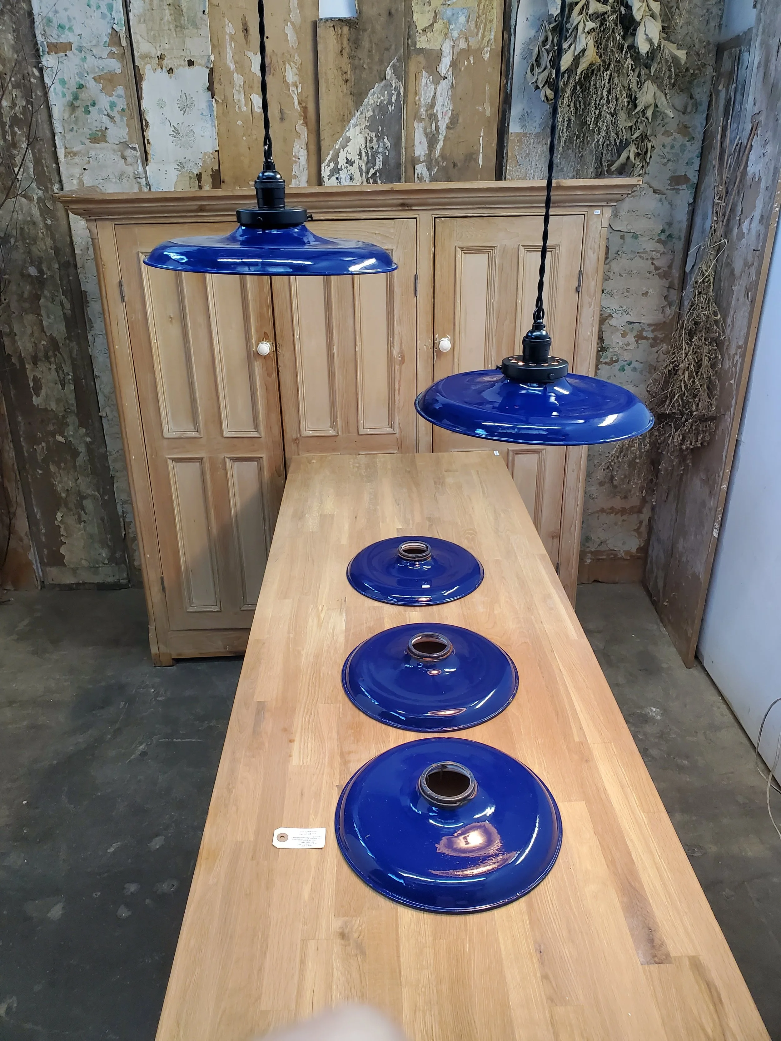 Suspension porcelaine émaillée bleu cobalt 12"Diam antique L 3192
