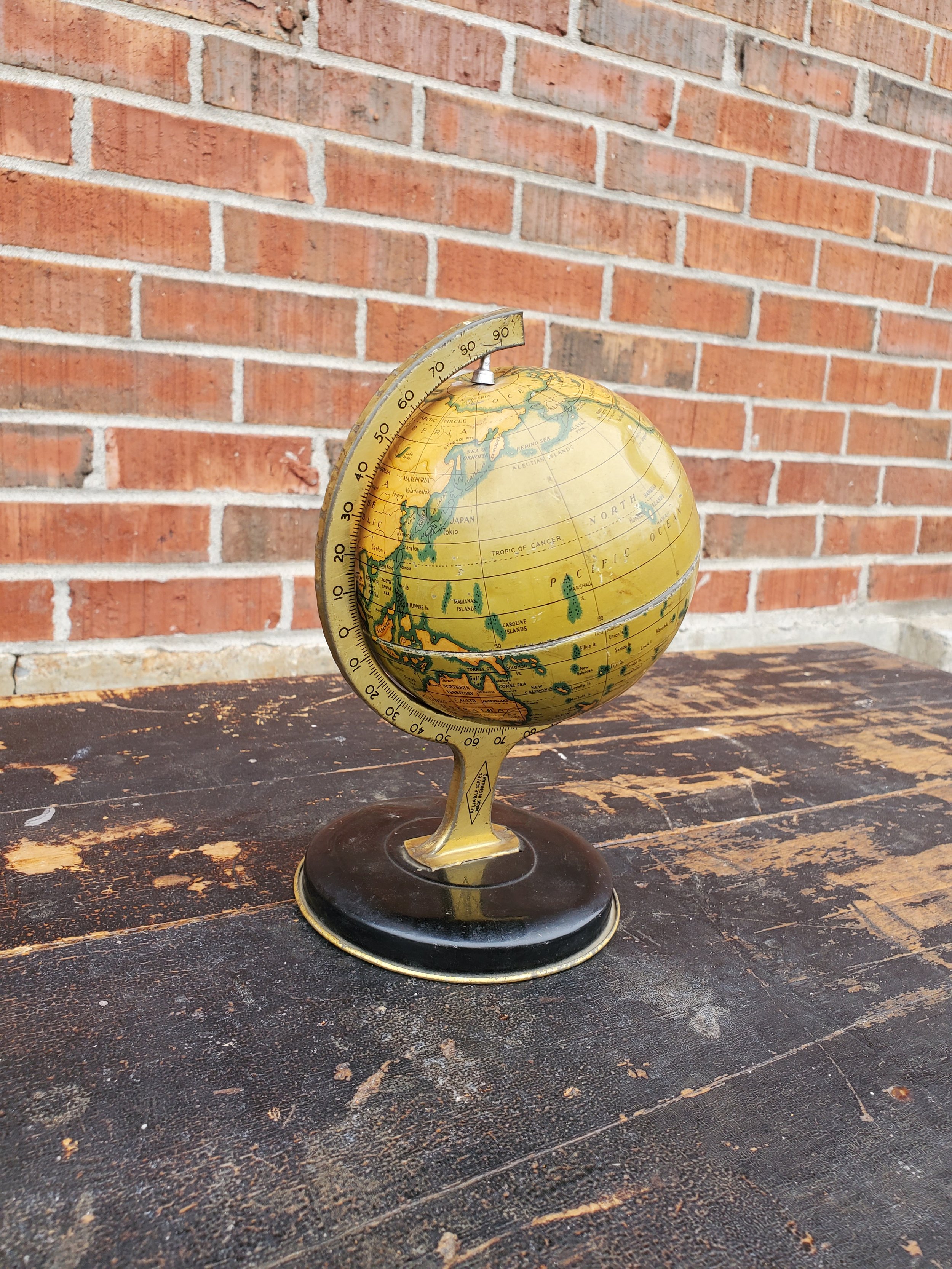 Globe terrestre en métal lithographie RELIABLE  antique AC 6198