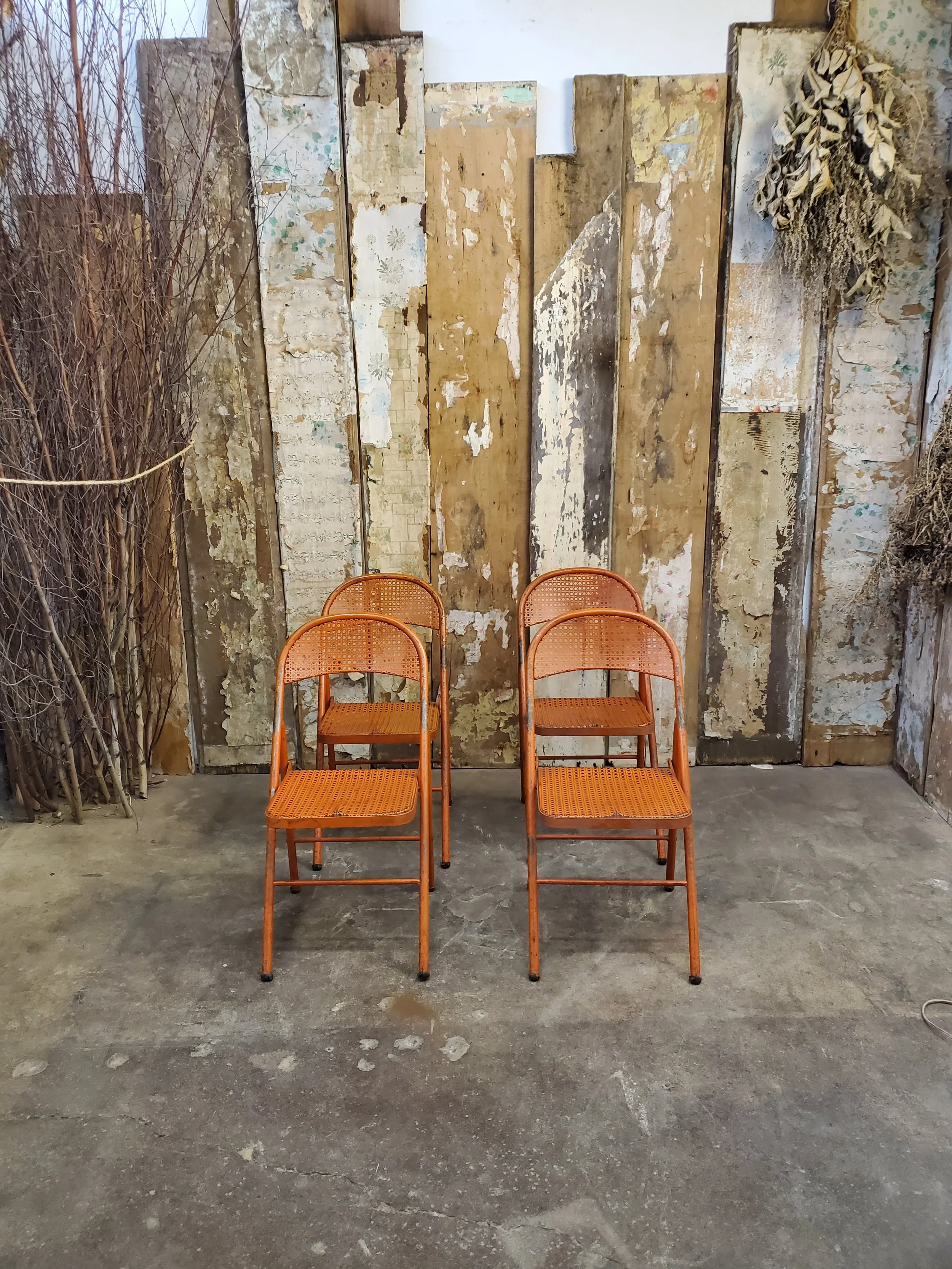 Chaise de  jardin pliable en métal orange antique C 1467