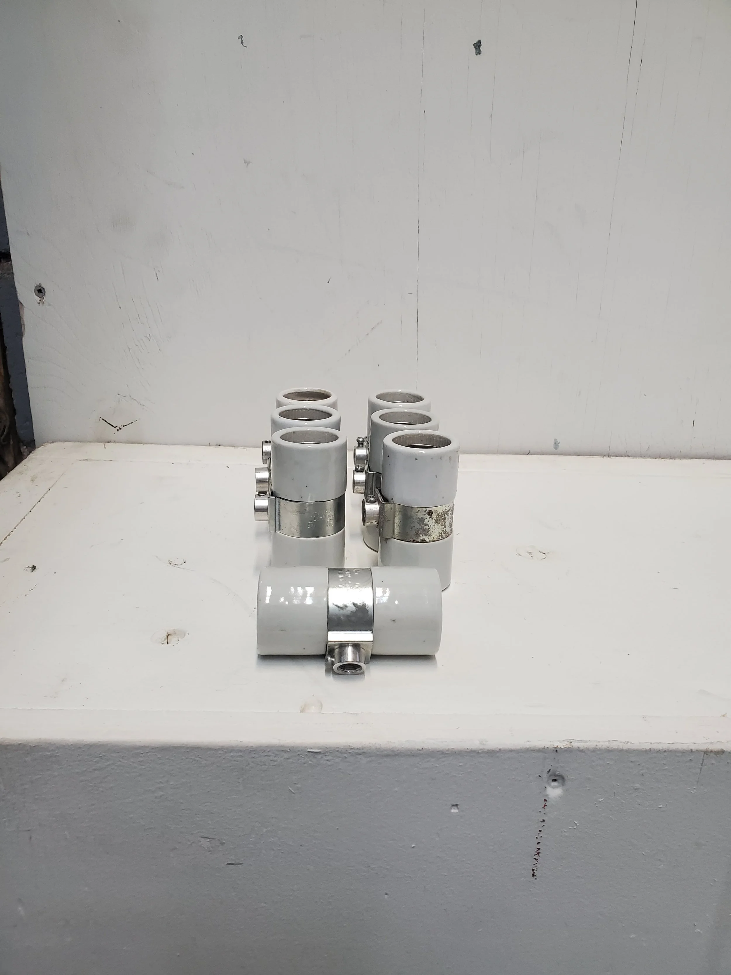 Double douille en porcelaine E 26 modèle long L 3282