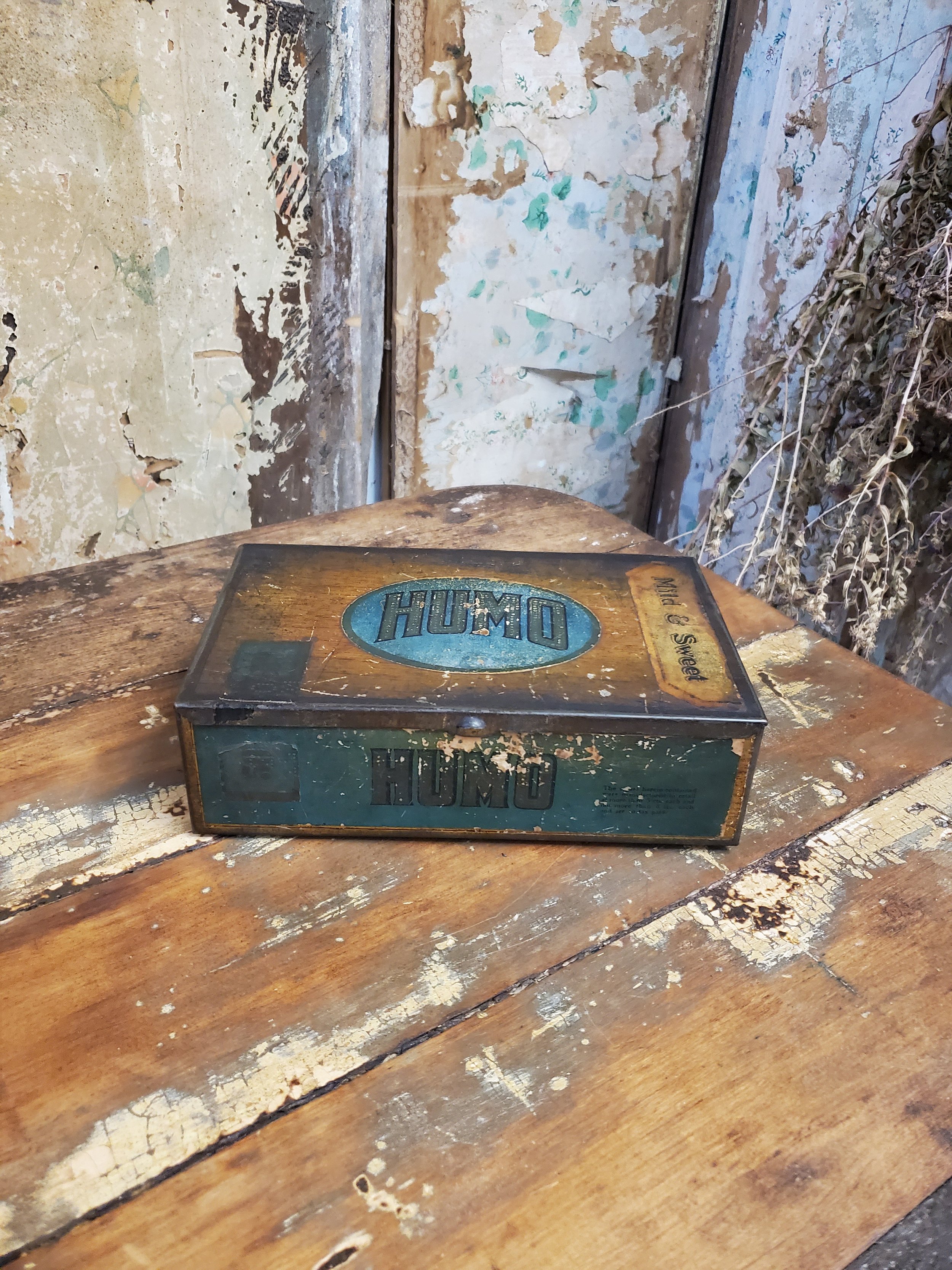 Boite à cigares en métal avec lithographie HUMO antique AC 6294