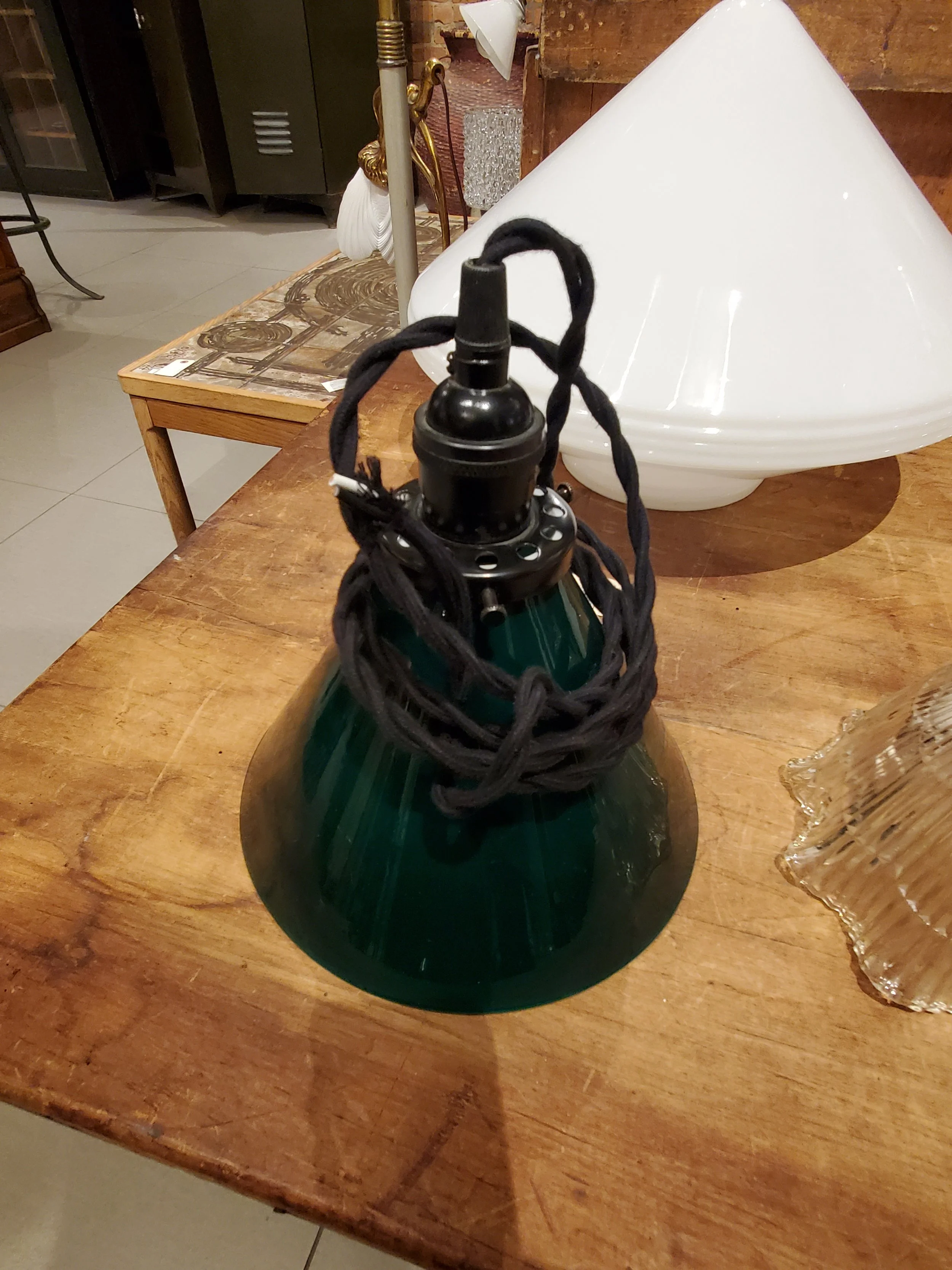 Suspension ou plafonnier en verre Emeralite vert antique L 3009