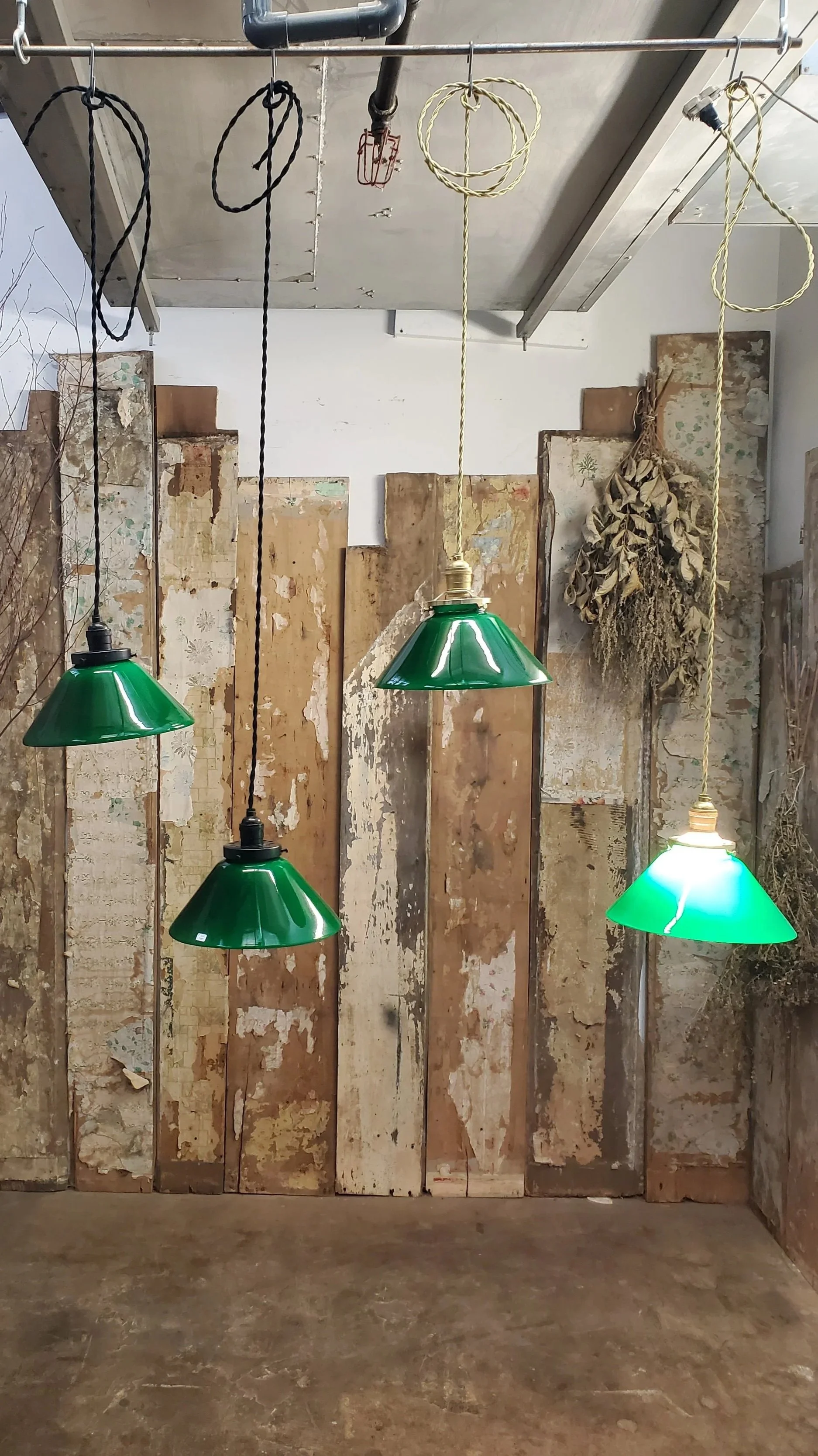 Suspension ou plafonnier en verre Emeralite vert VIANNE vintage L 3015