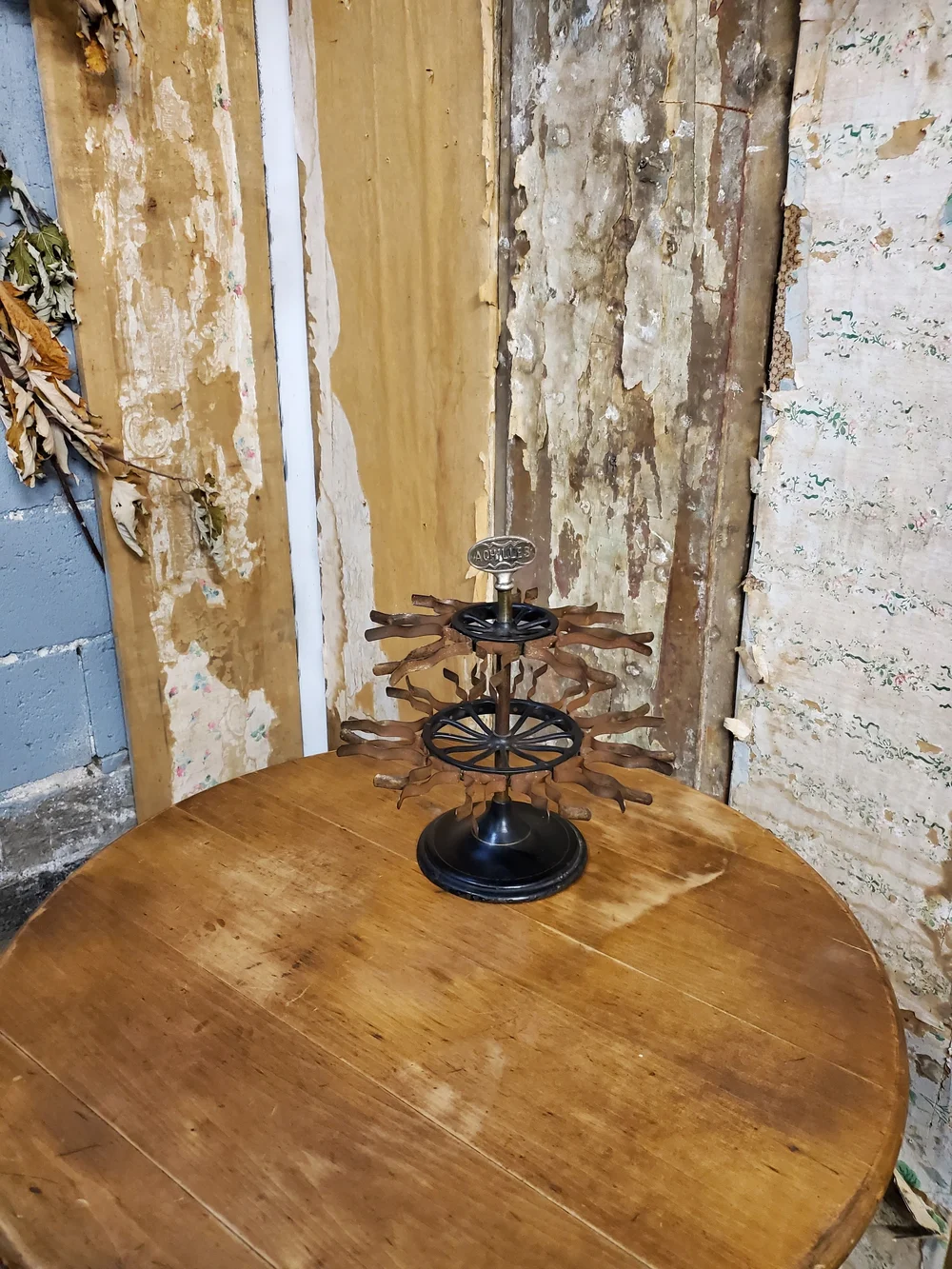 Ecritoire de bureau ancien en bois et simili cuir - Label Emmaüs