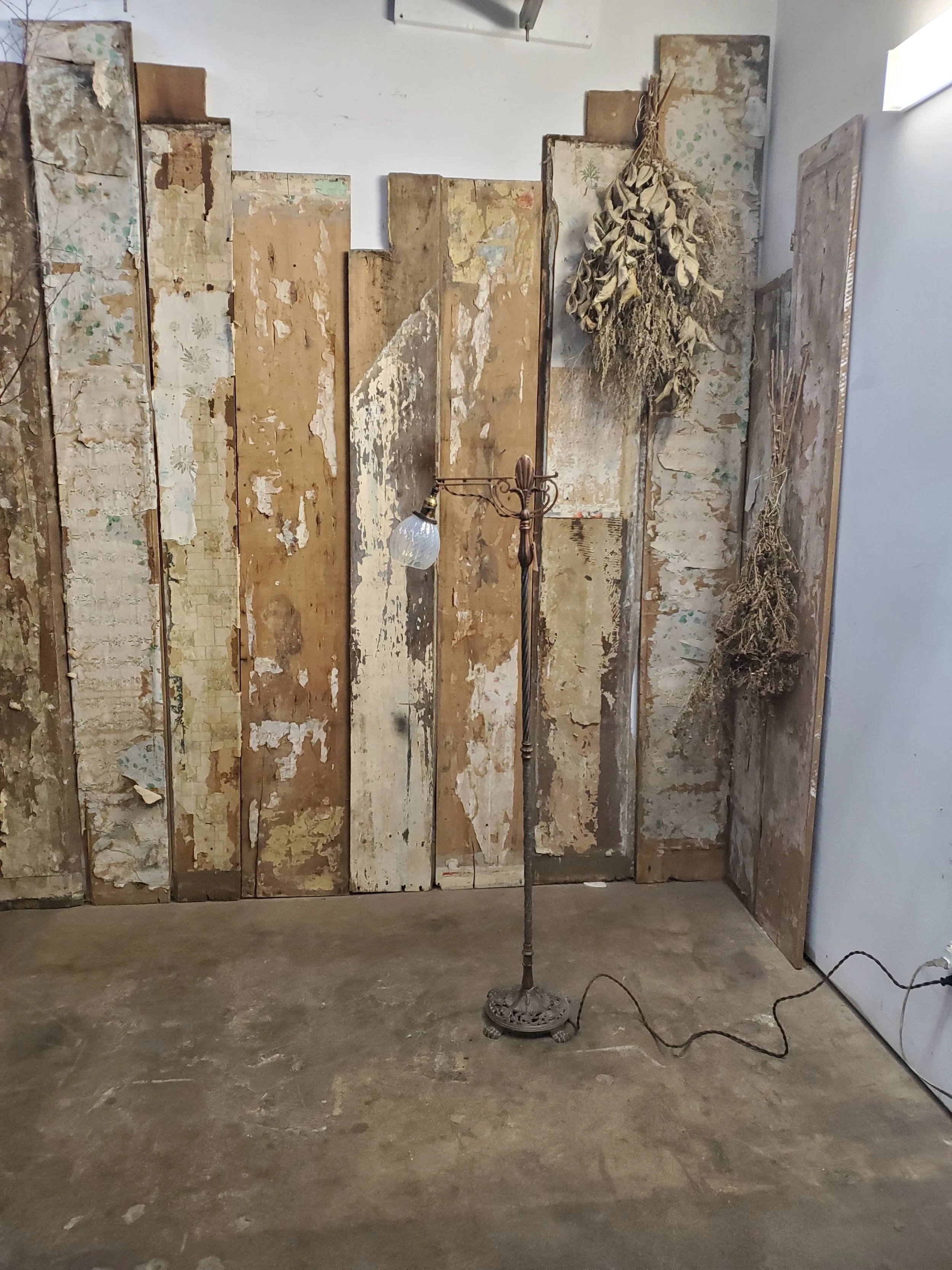 Lampe de sol en cuivre ART NOV antique L 2987