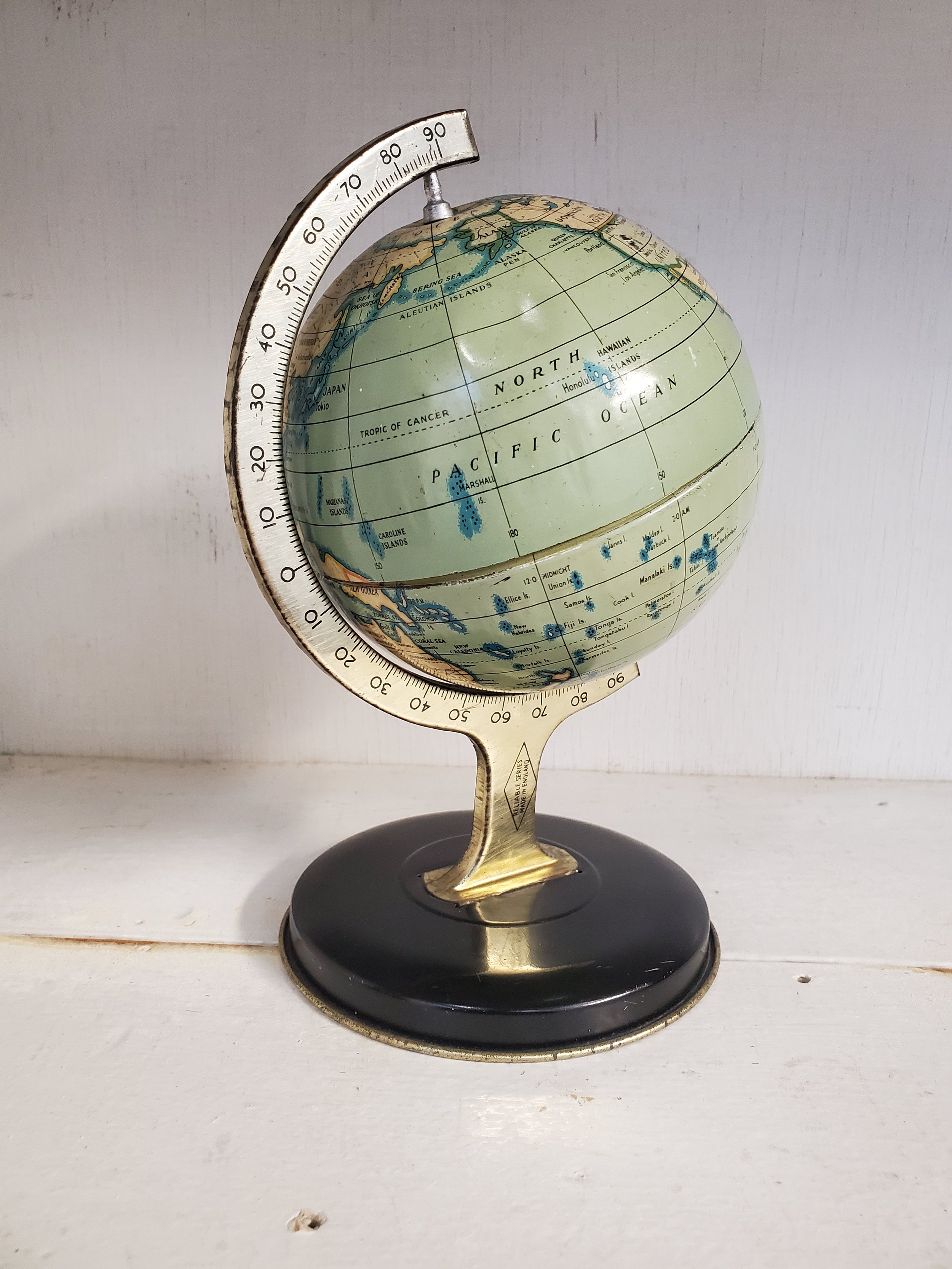 Globe terrestre en métal lithographie RELIABLE antique AC 6284