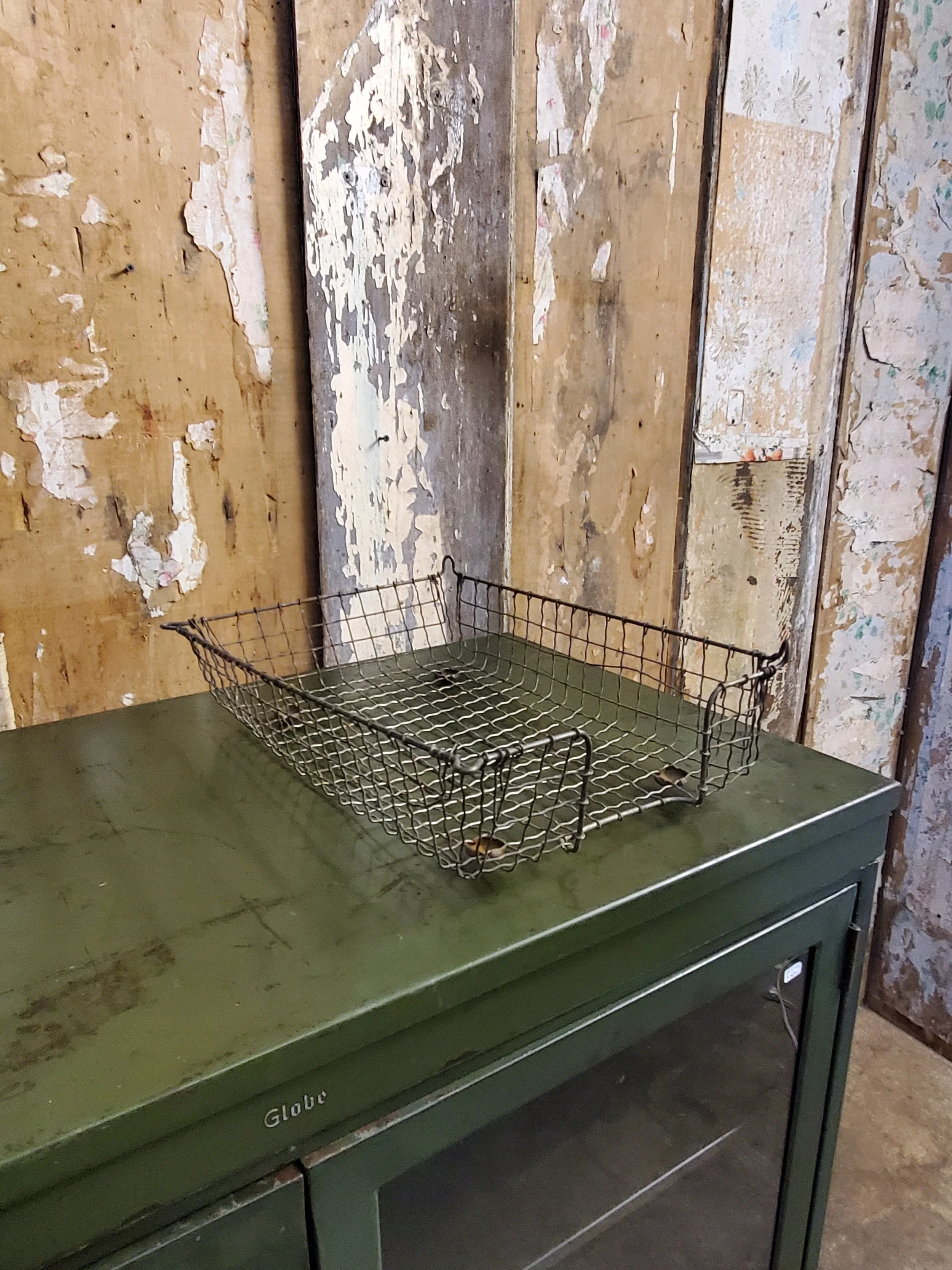 Panier à courrier en fil de fer antique AC 5653B