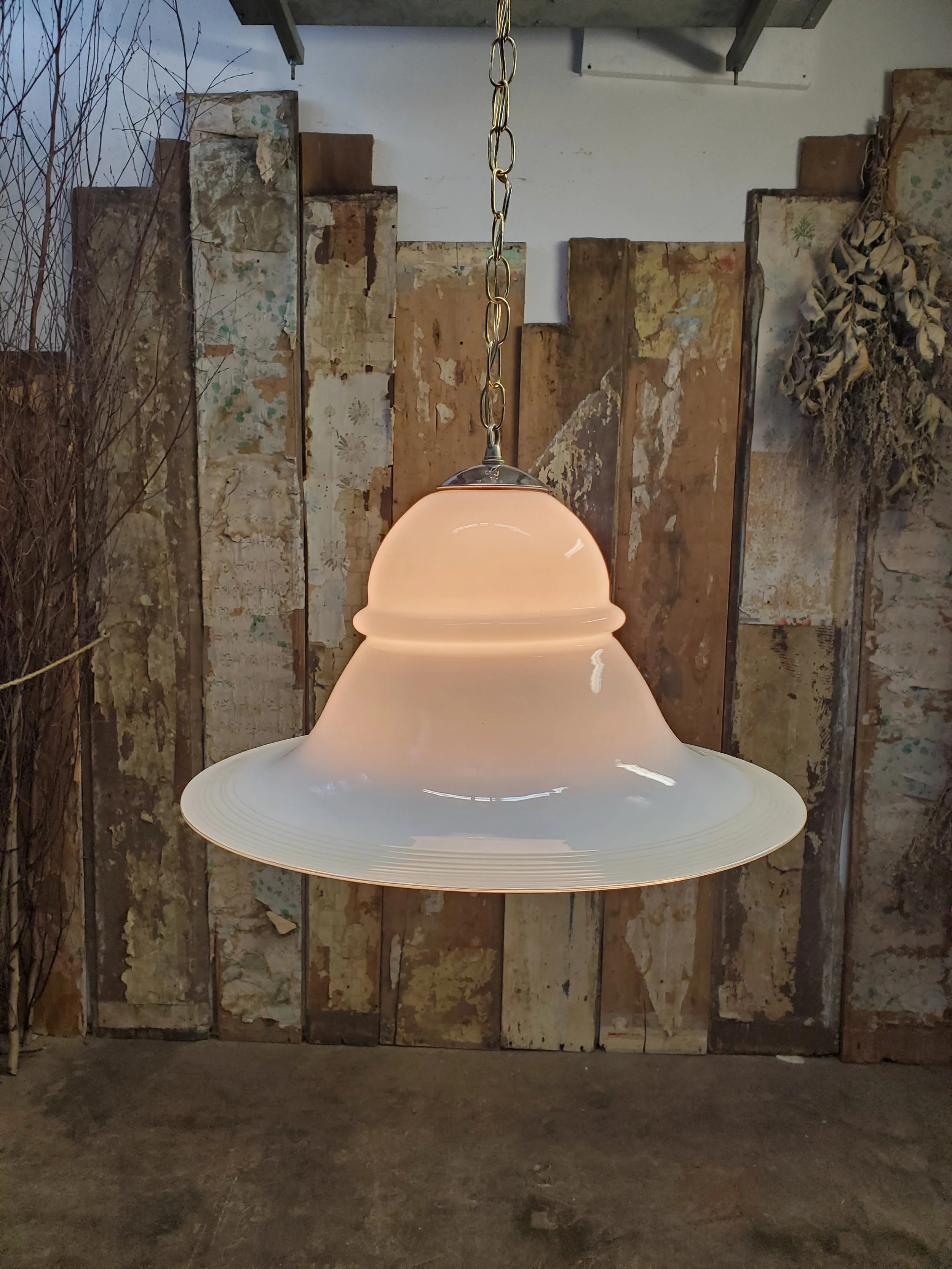 Suspension dôme en verre Murano liseré jaune vintage L 3110