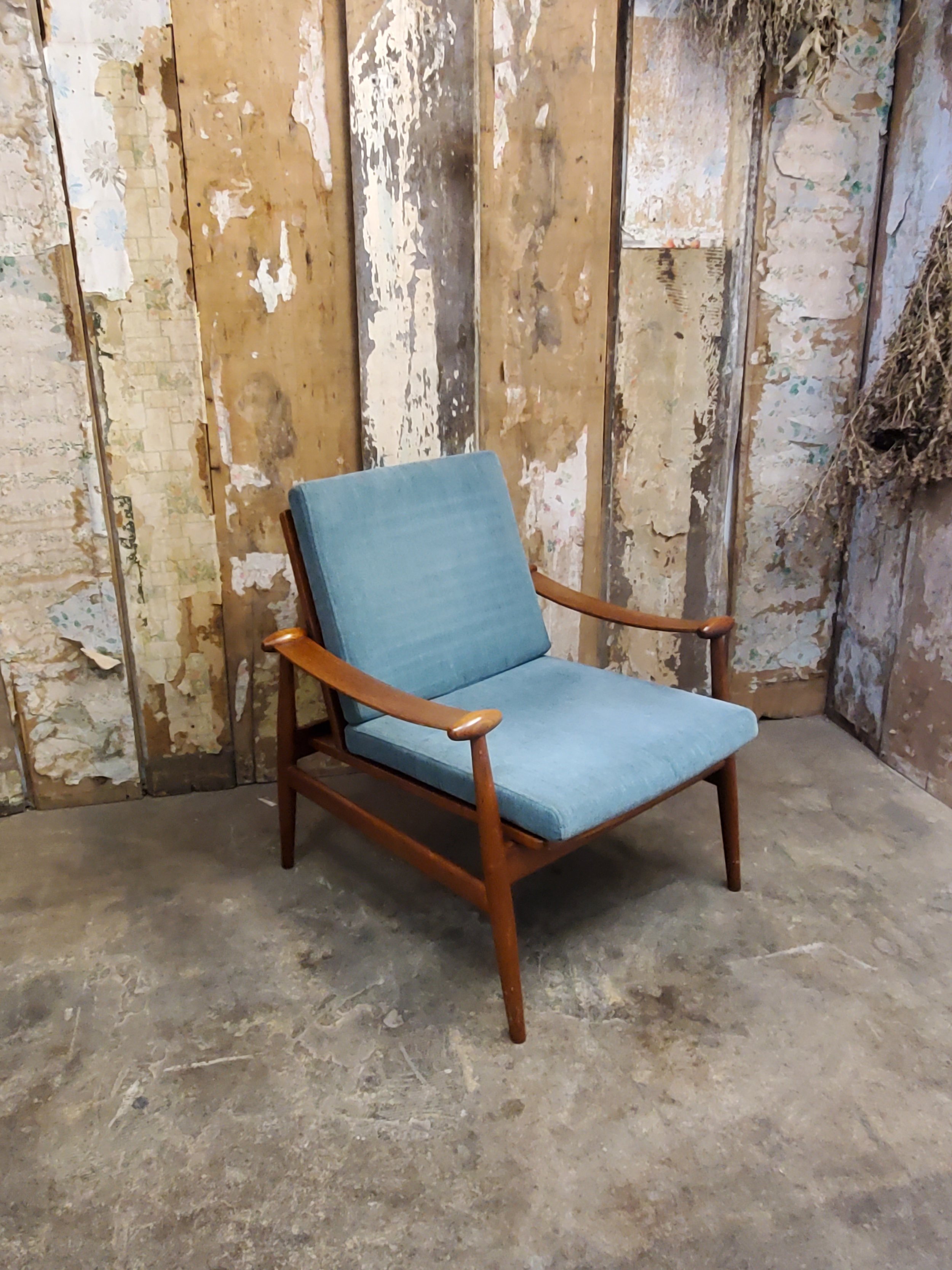 Fauteuil en teck Finn JUHL FD 133 SPADE vintage C 1501