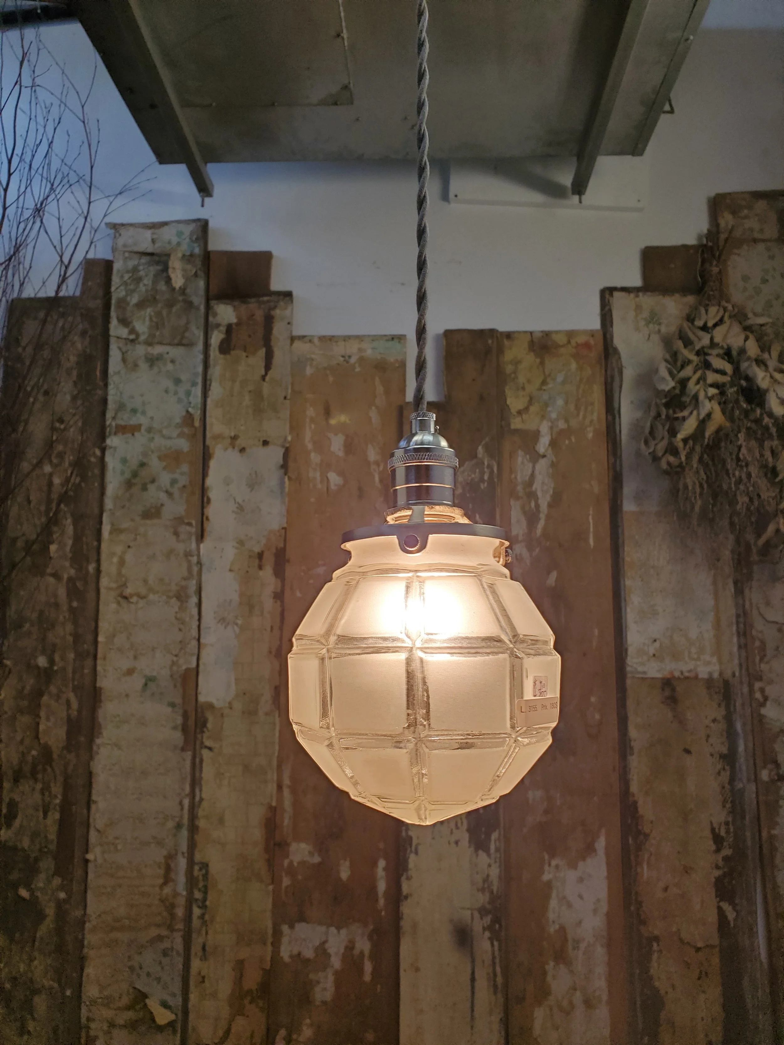Suspension ou applique murale boule verre givré antique L 3155