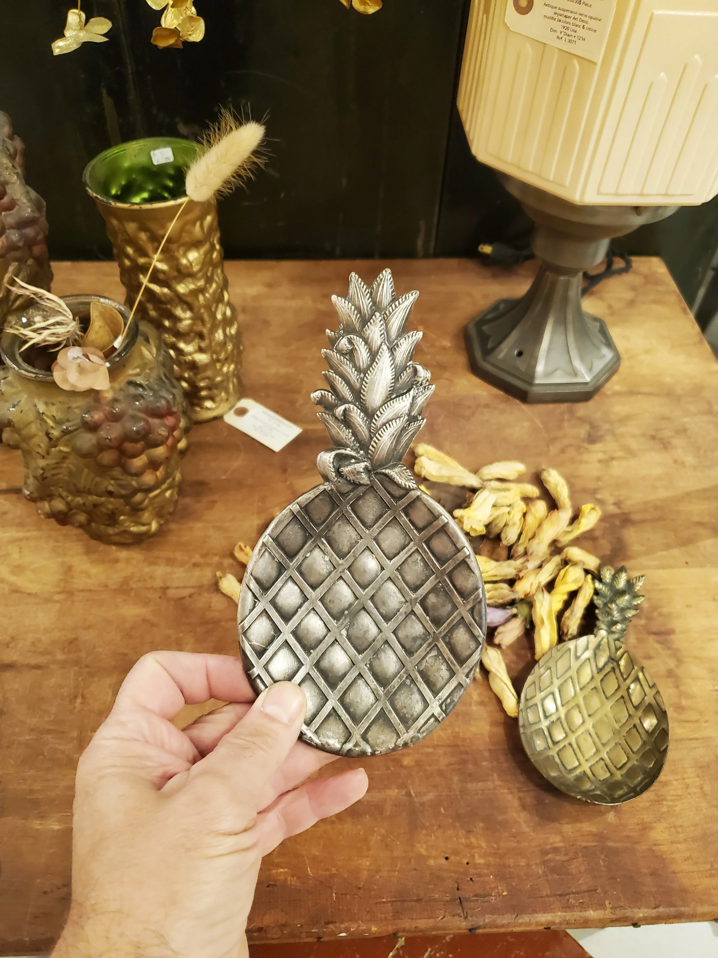 Vide poche en étain ou laiton stylisé Ananas antique AC 6409