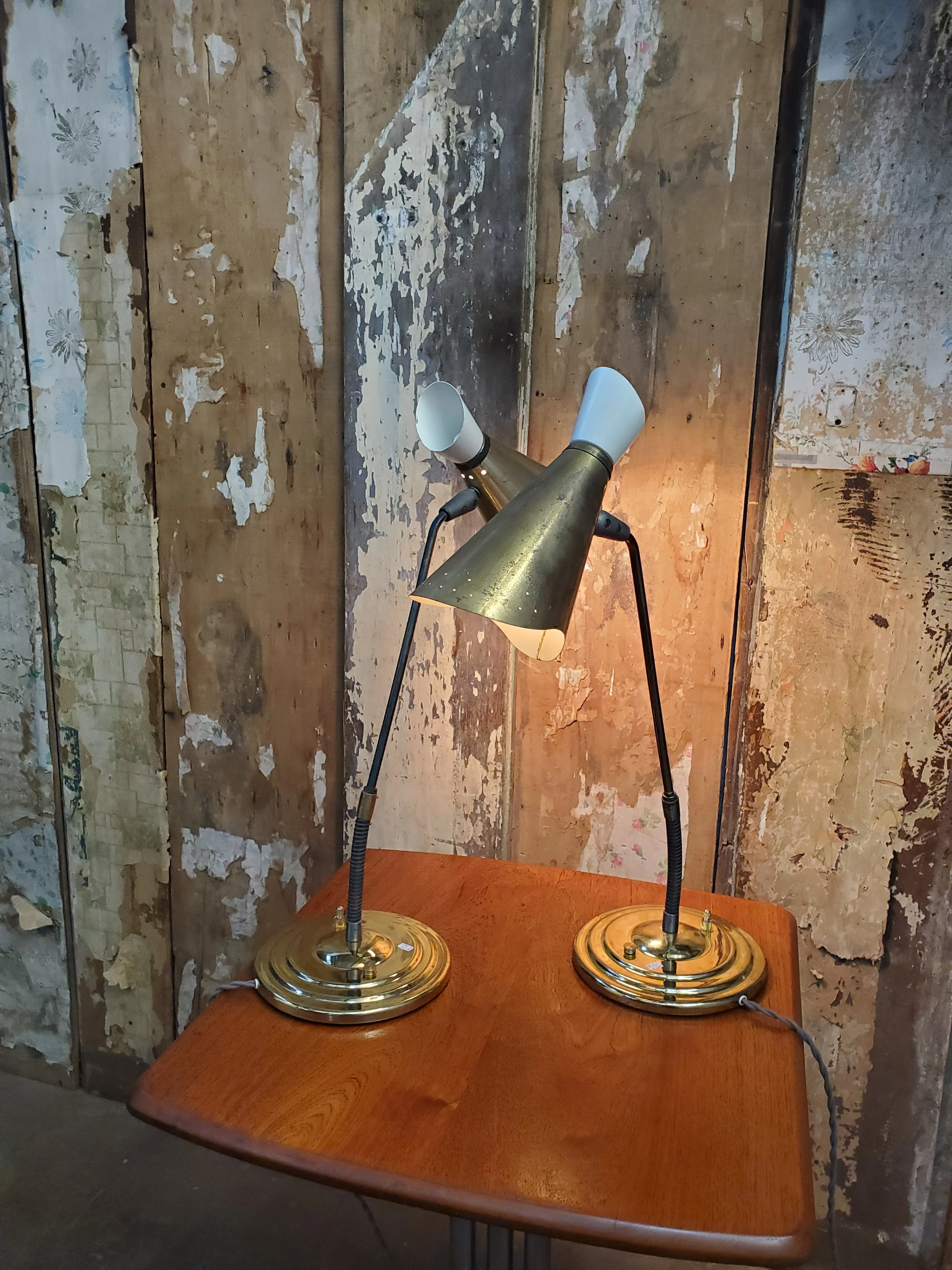 Lampe de table en laiton MCM vintage L 3305