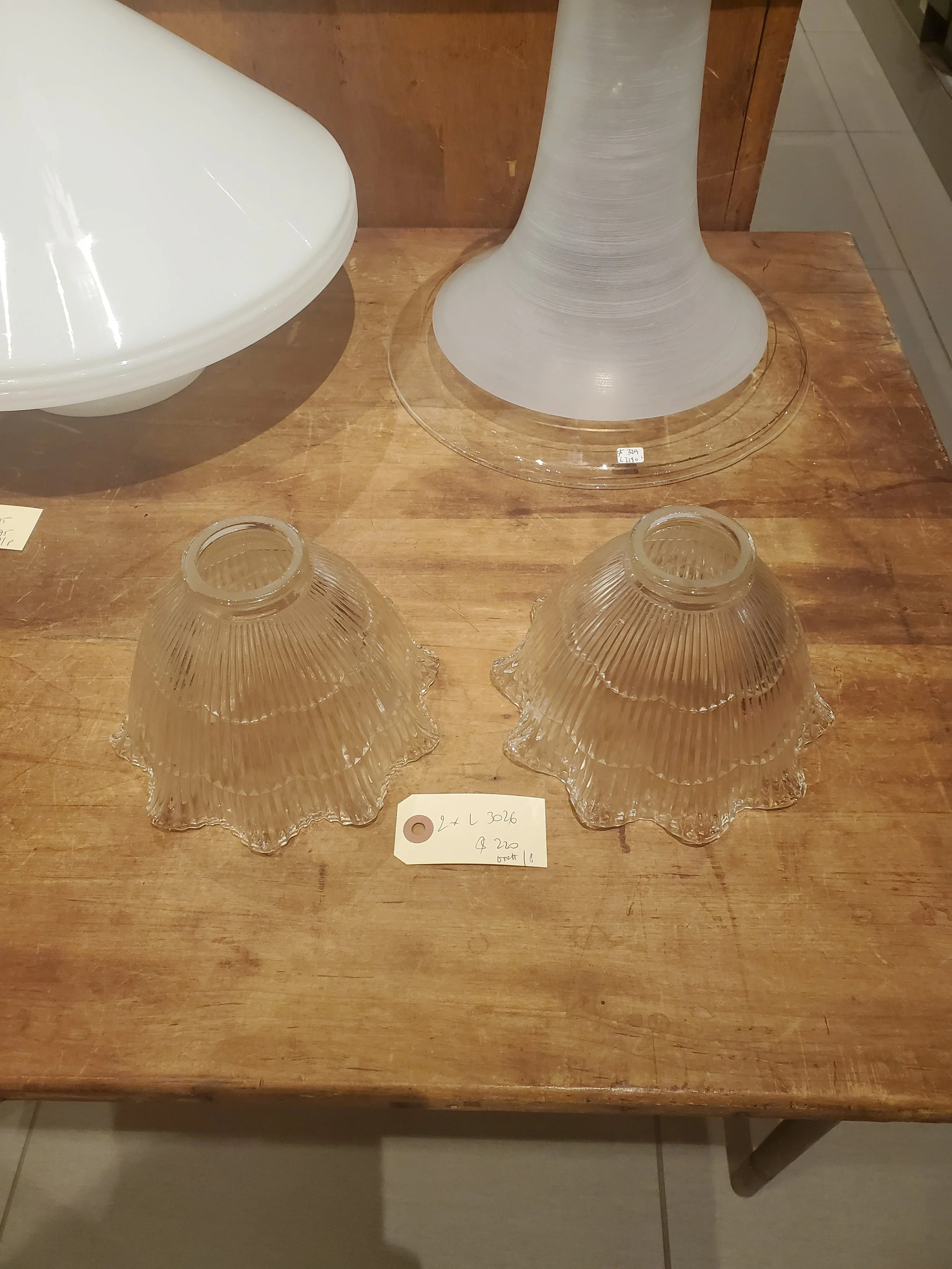 Suspension en verre holophane 6" antique L 3026